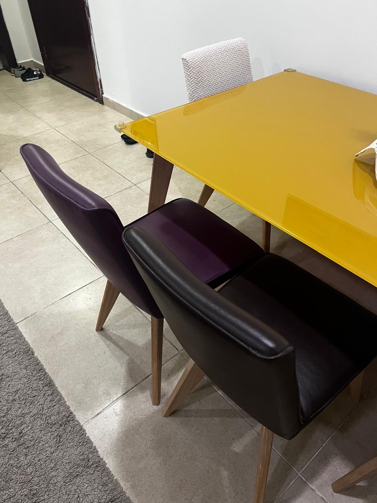 Dining table with 4 chairs , 700-800 QR - Image 2