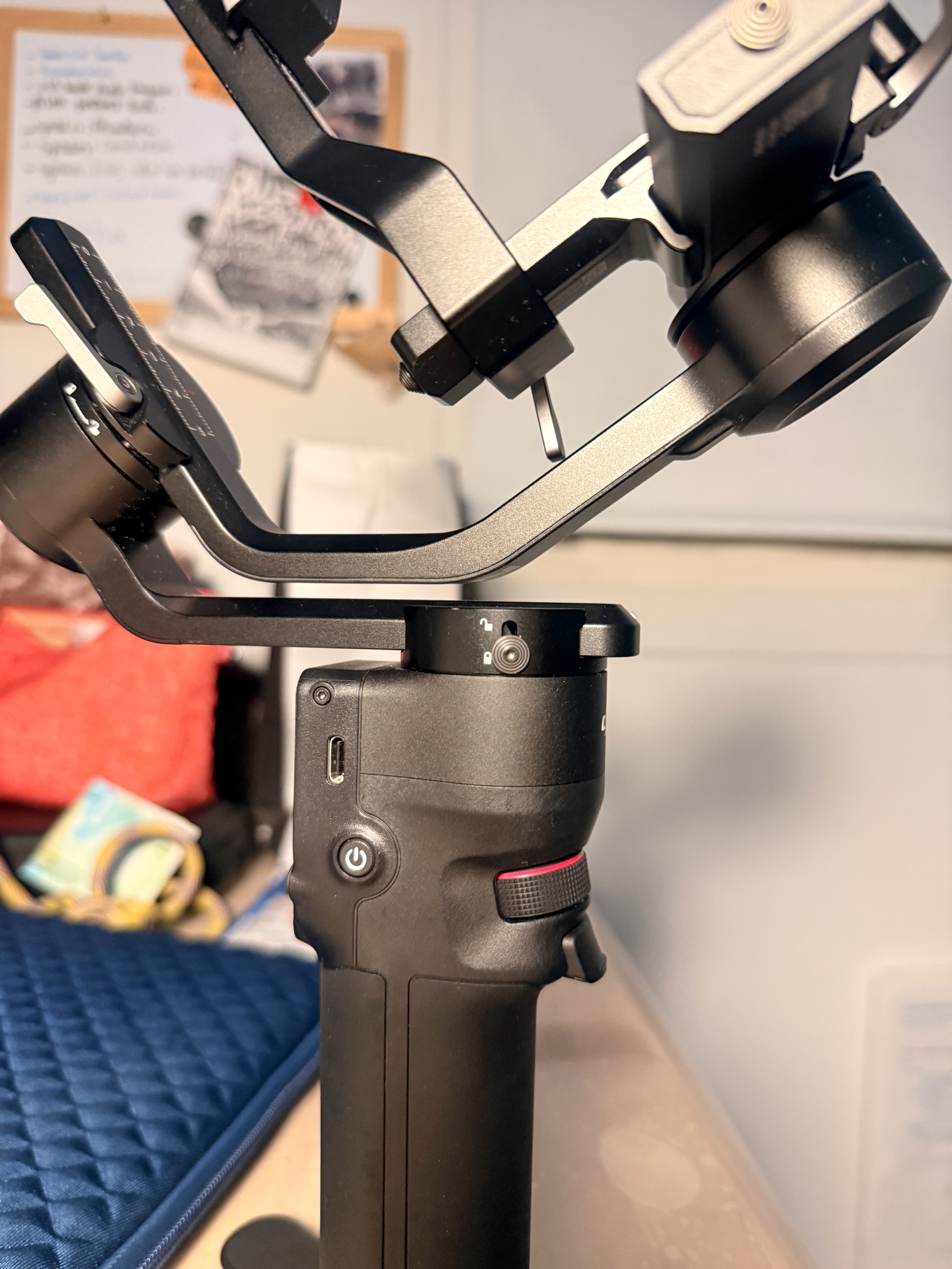DJI RS3 MINI - ALMOST NEW USED TWICE - Image 4