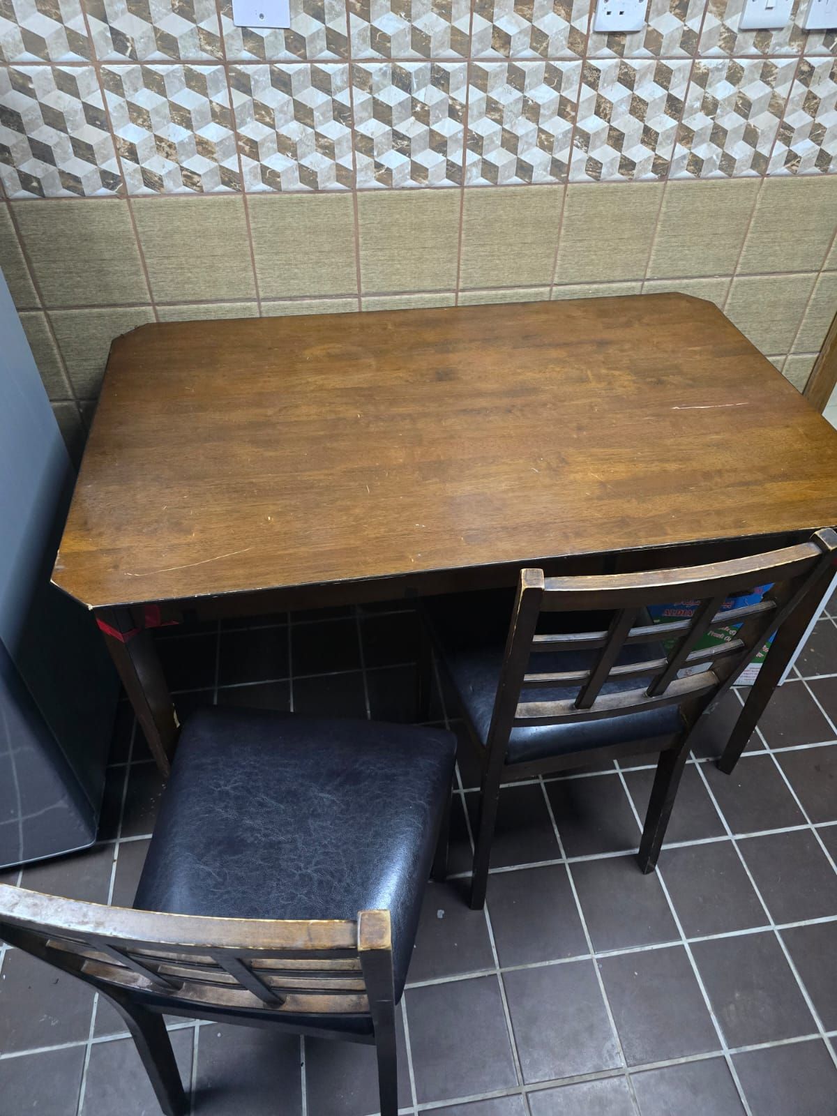 4 chairs dining table - Image 4