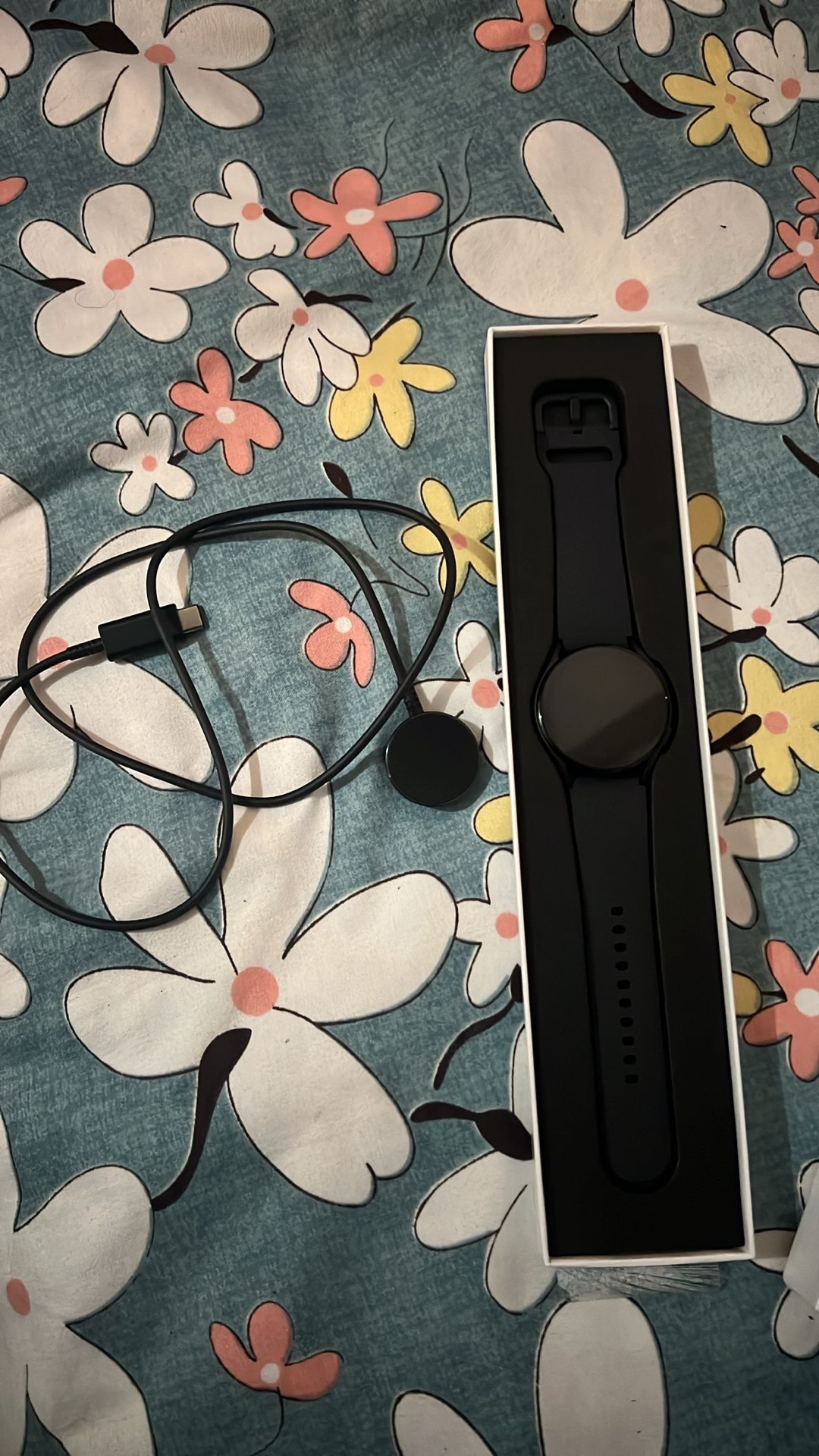 Samsung Galaxy Watch 5 40mm Graphite (brand new) - Image 4