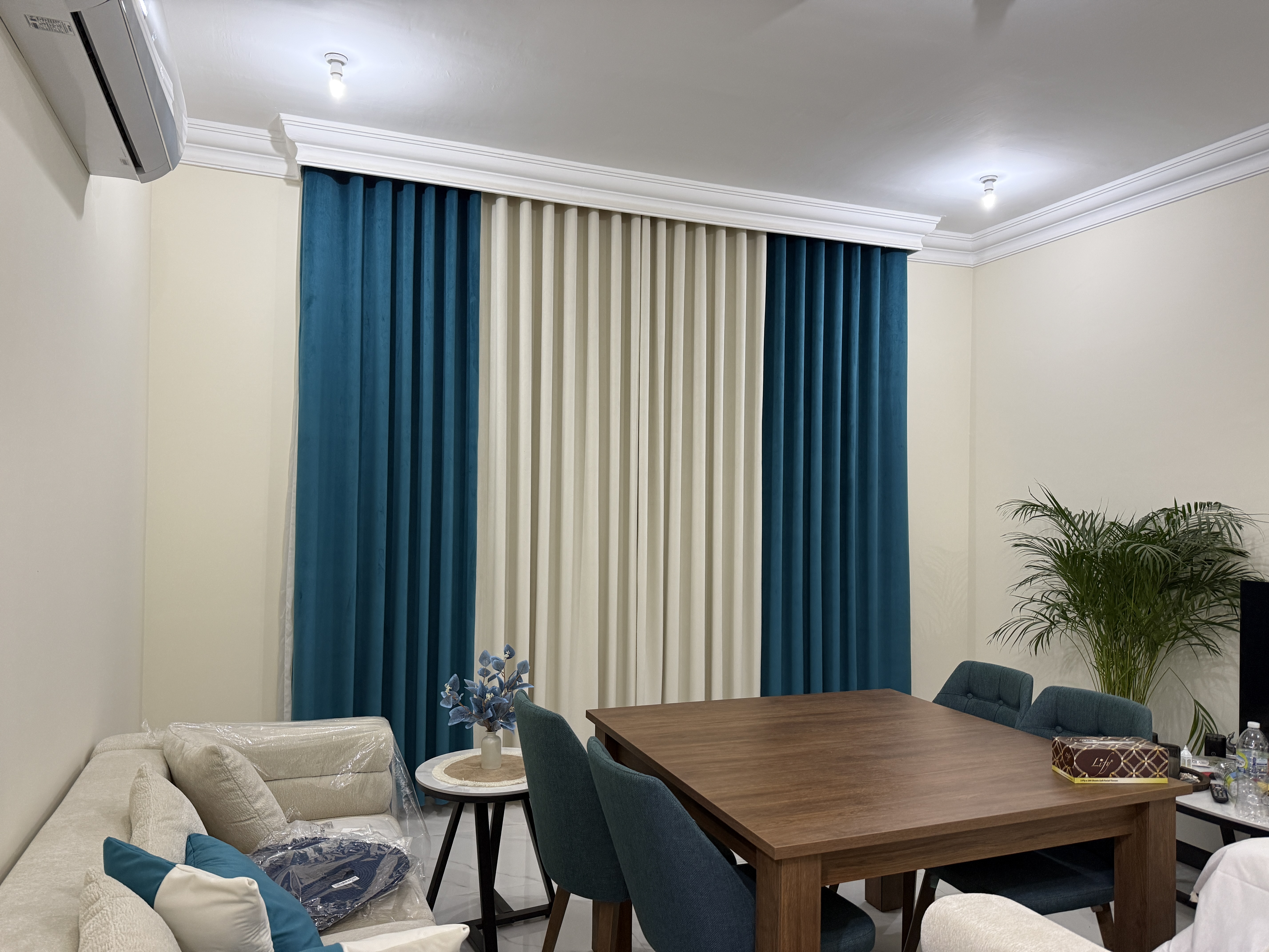 Curtain collection - Image 1