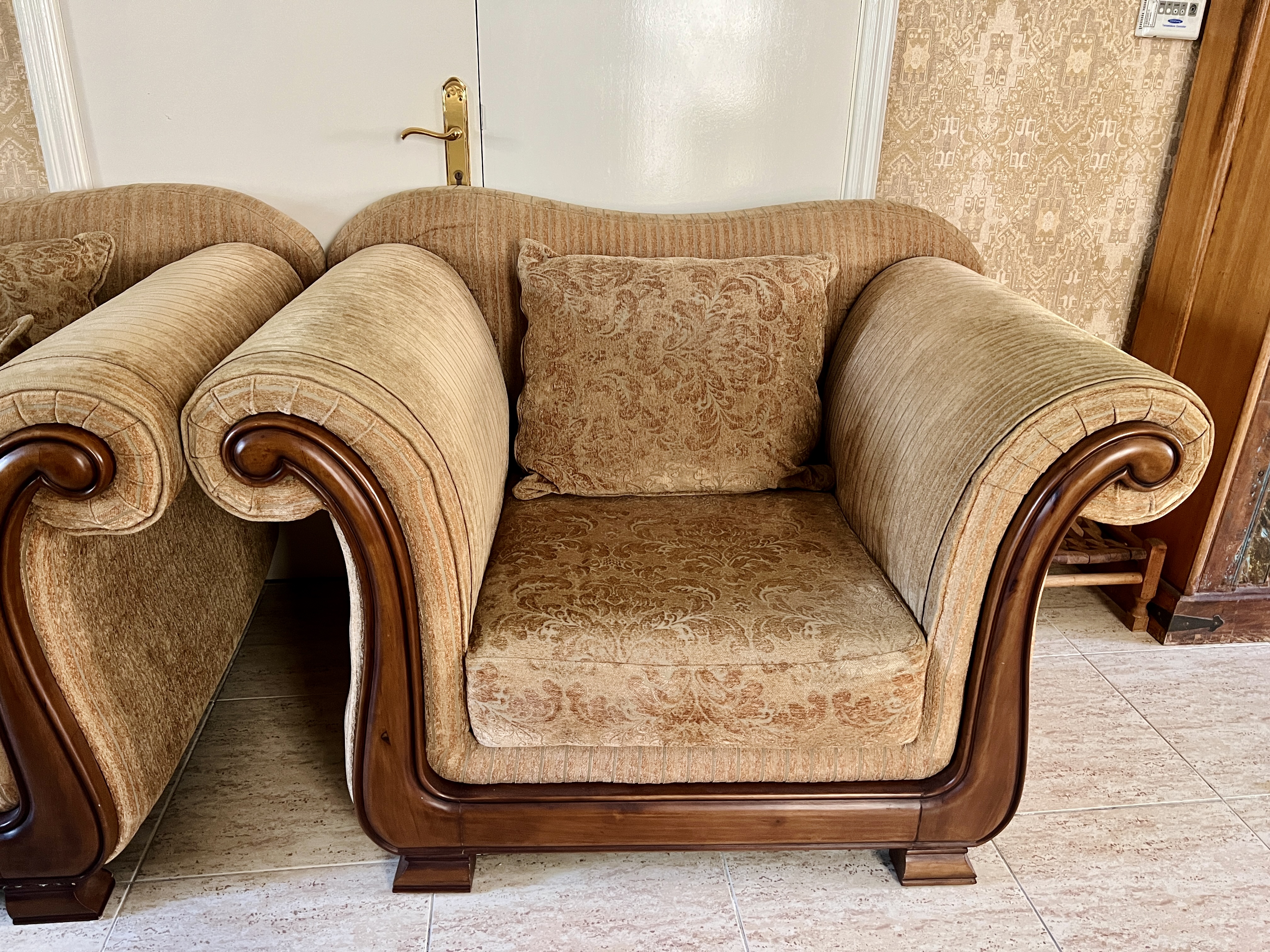 Luxury Sofa Set 3+2+1+1 - Image 4