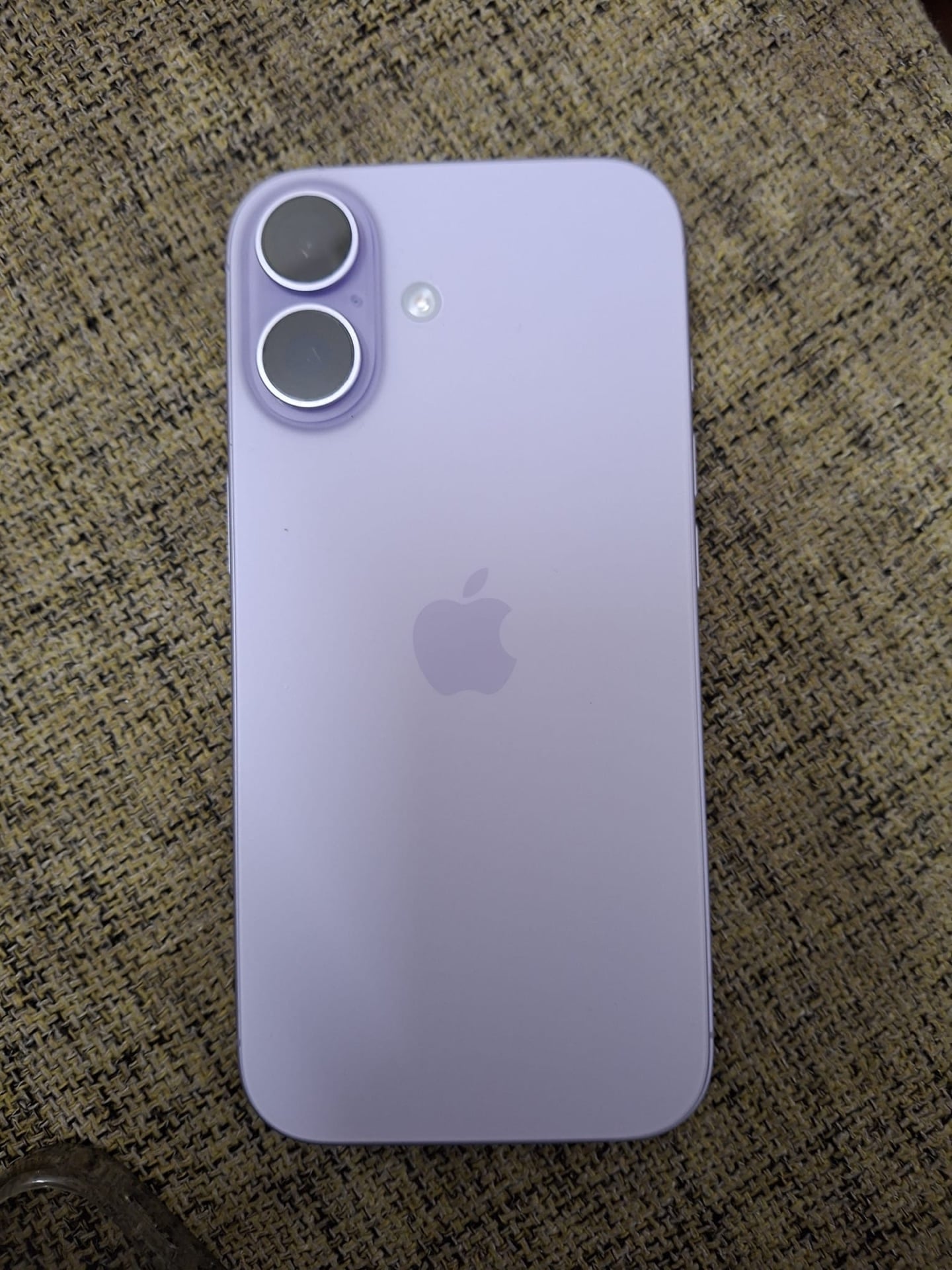 iPhone 17 - Image 2