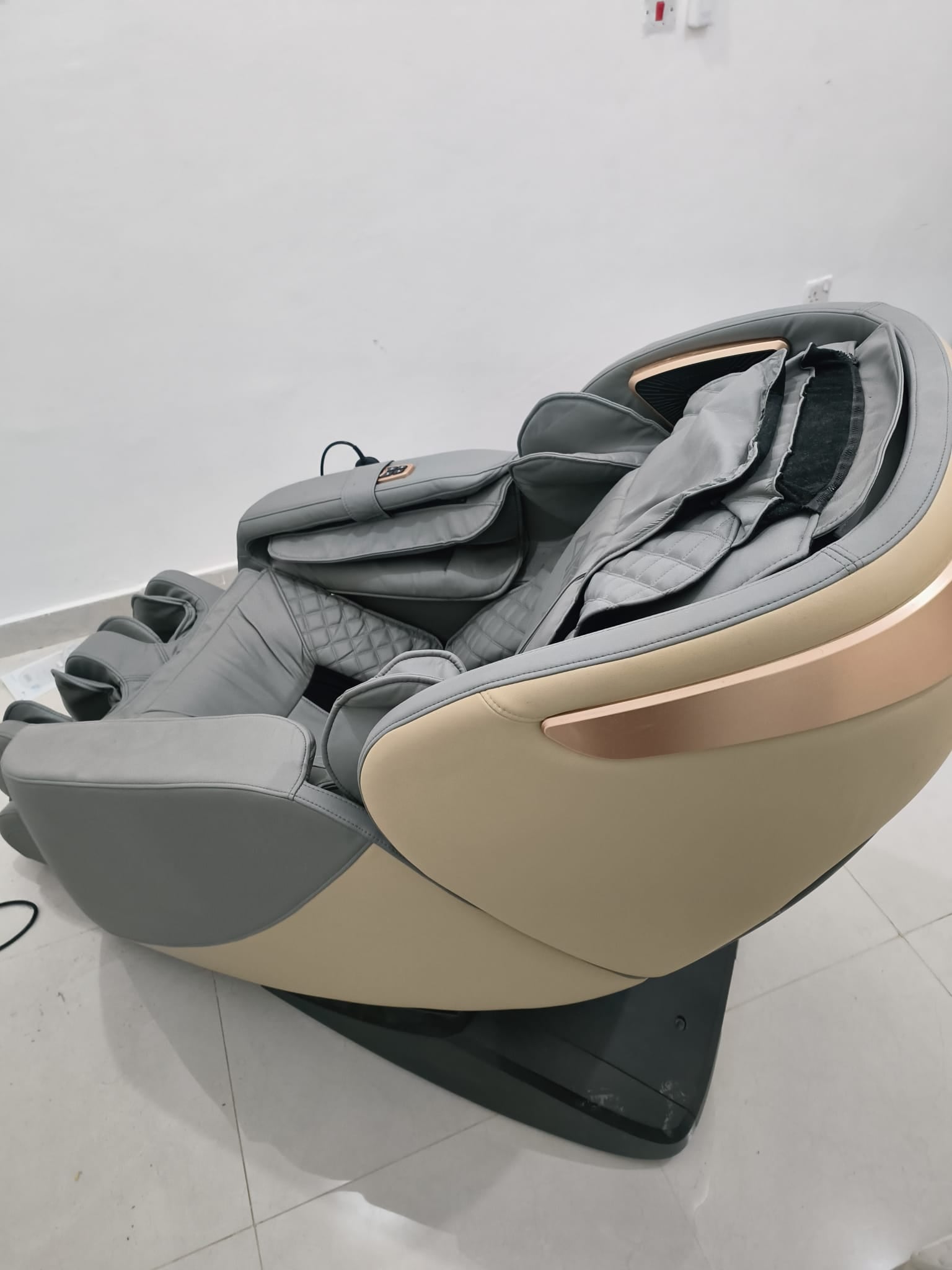 Full body Massage chair  - Image 3