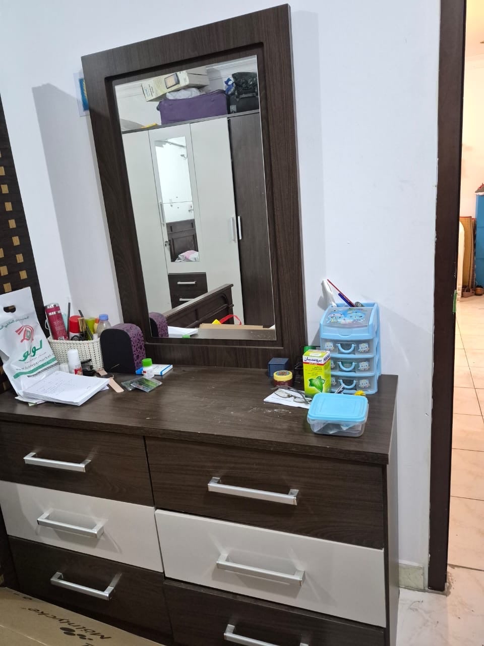 Dressing table , urgent sale - Image 1