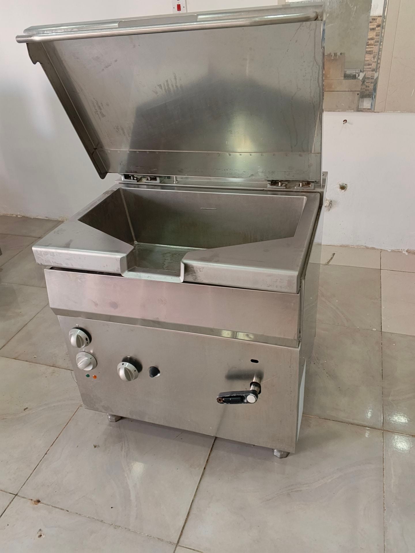HAMMUS machine for sale good condition -Restaurant use - Image 4