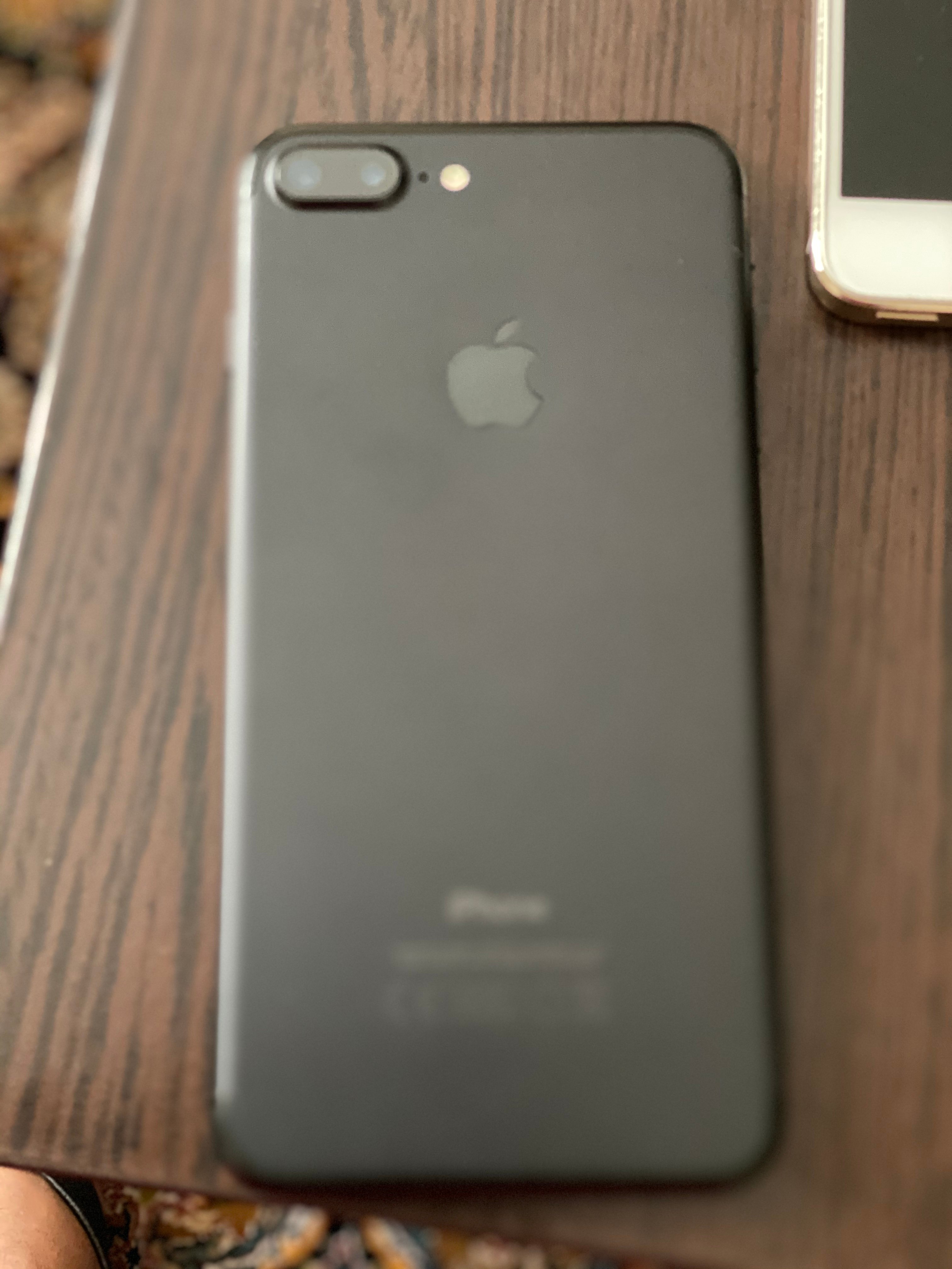 I phone 7 plus - Image 1