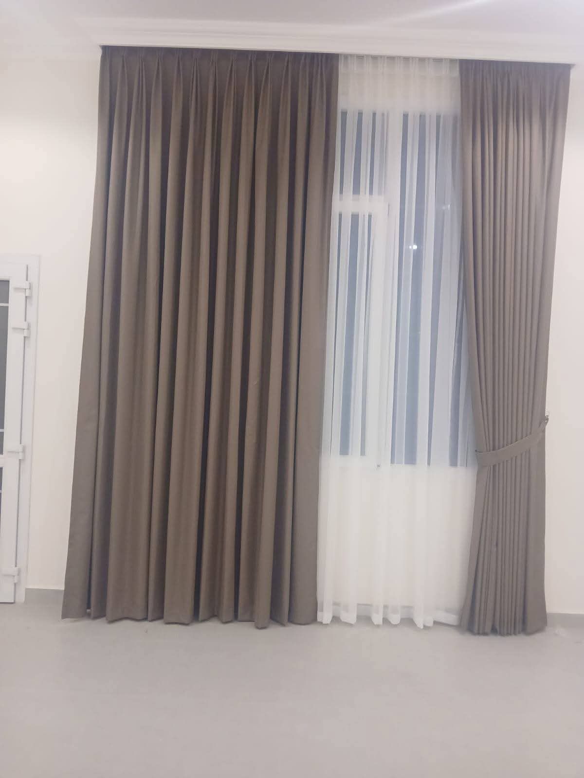 Curtain  - Image 8