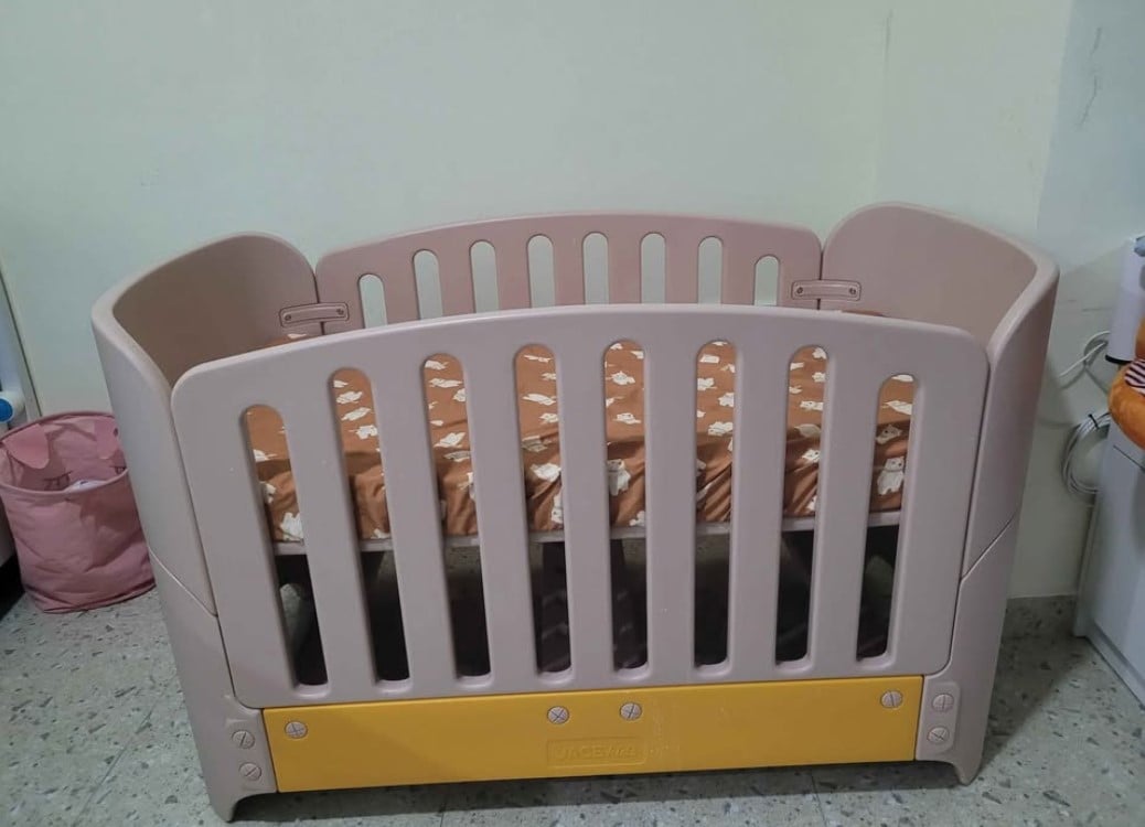 2 in 1 Plastic Baby Crib / single bed - Image 4