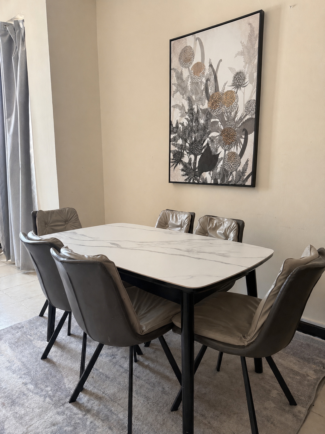 Modern dining set in excellent condition - Image 3