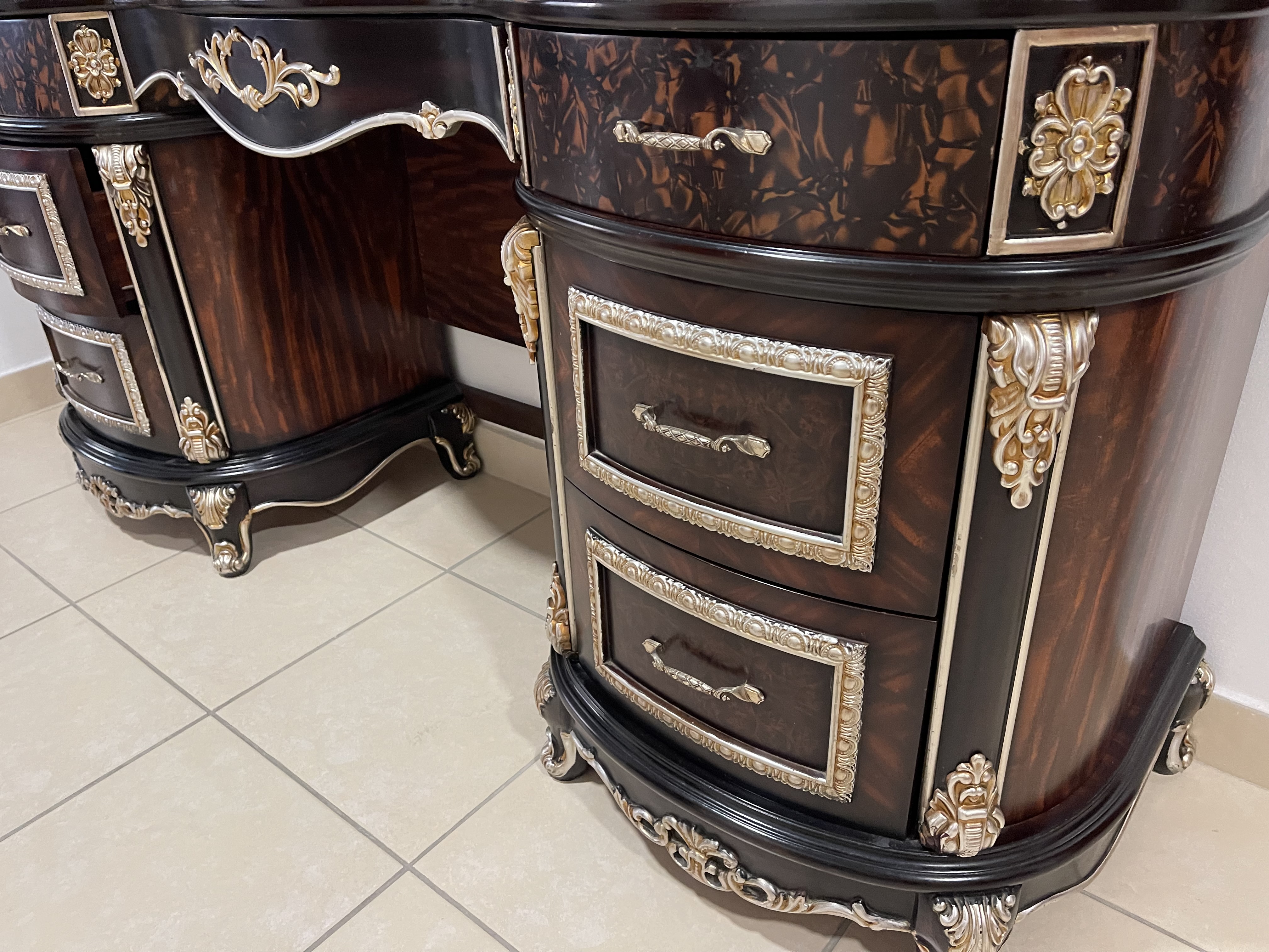 Dressing table with mirror - Image 3