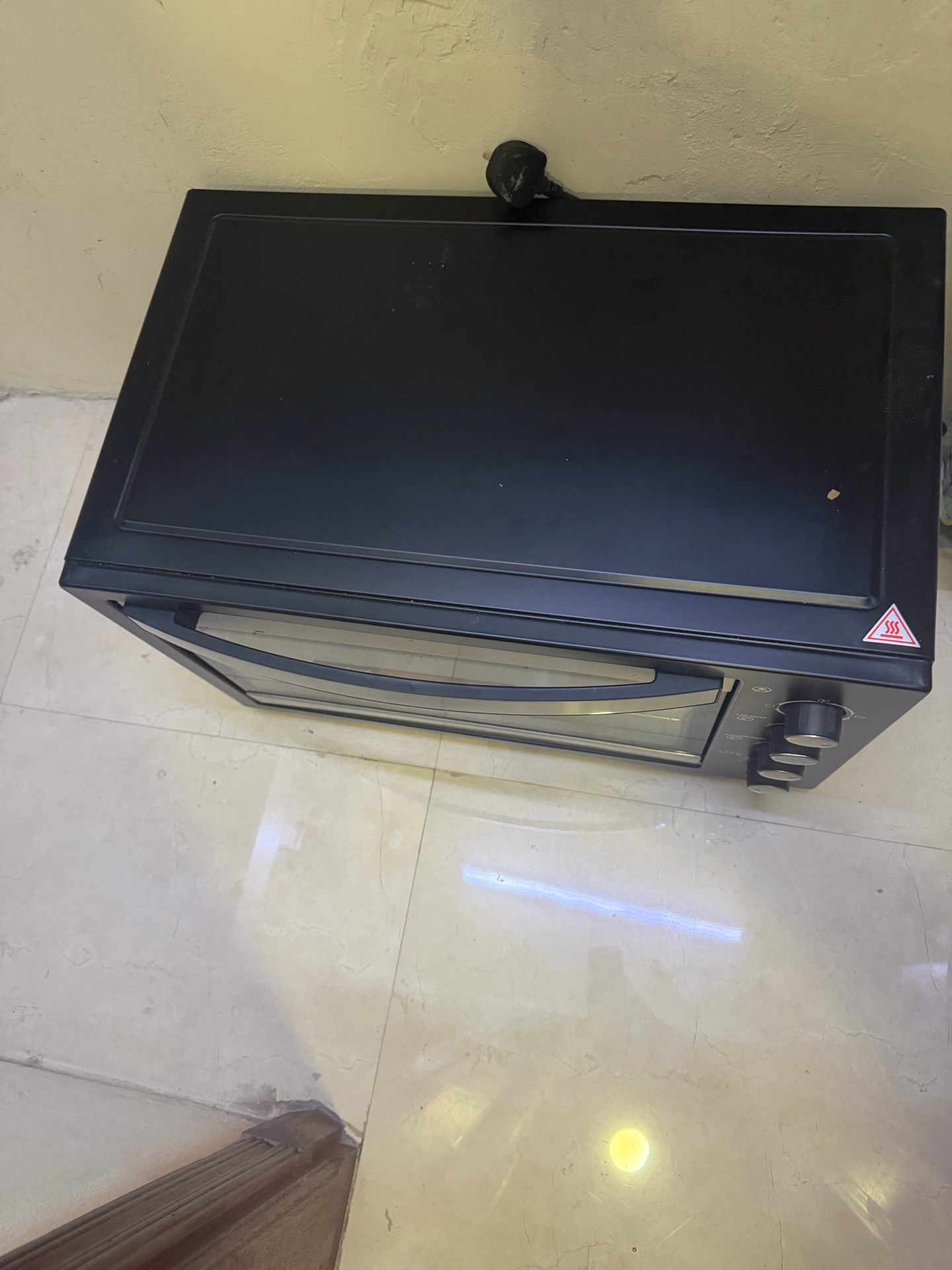 80 liters Oven Sparely used  - Image 2