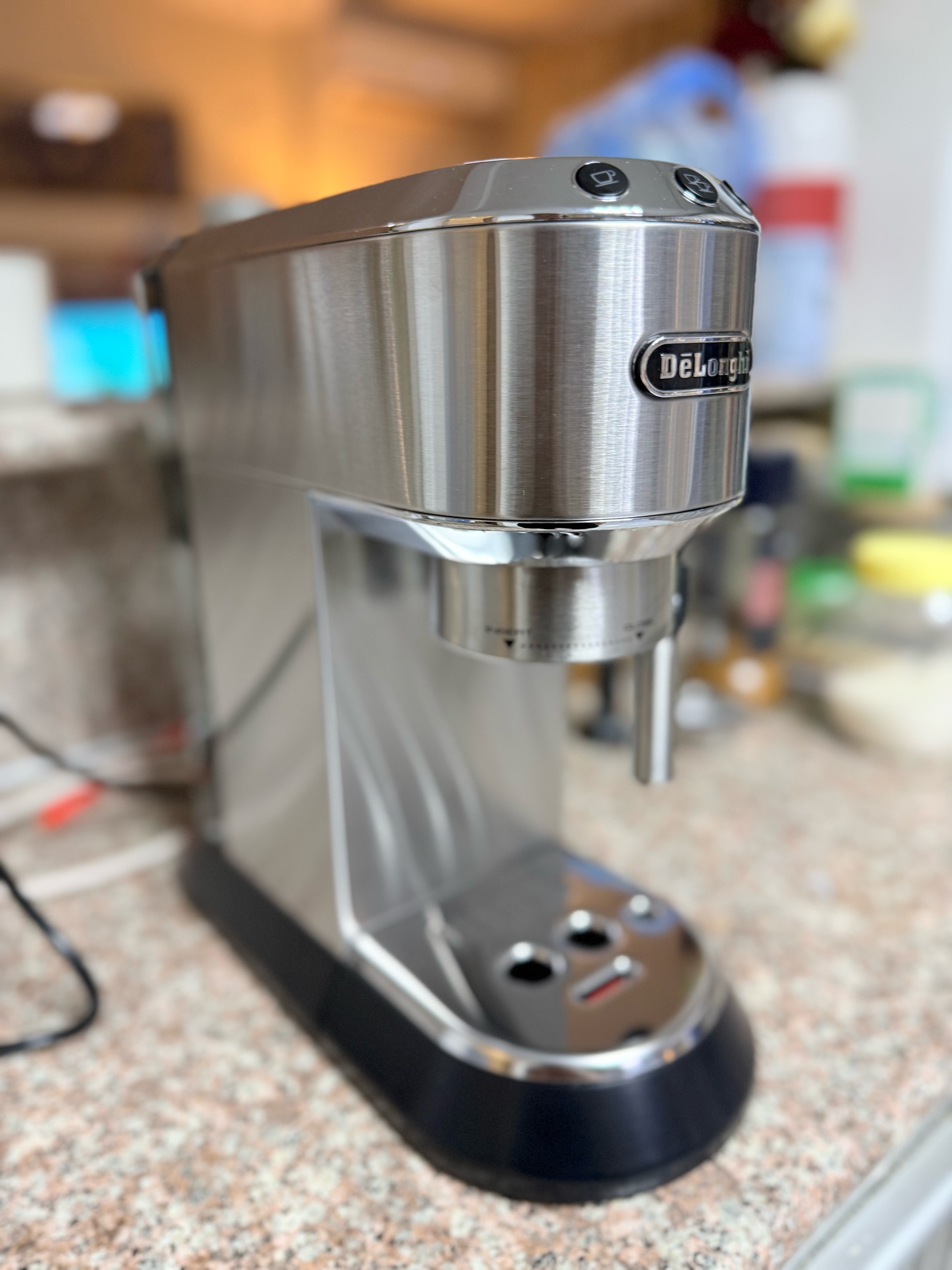 Delonghi coffee machine - Image 1