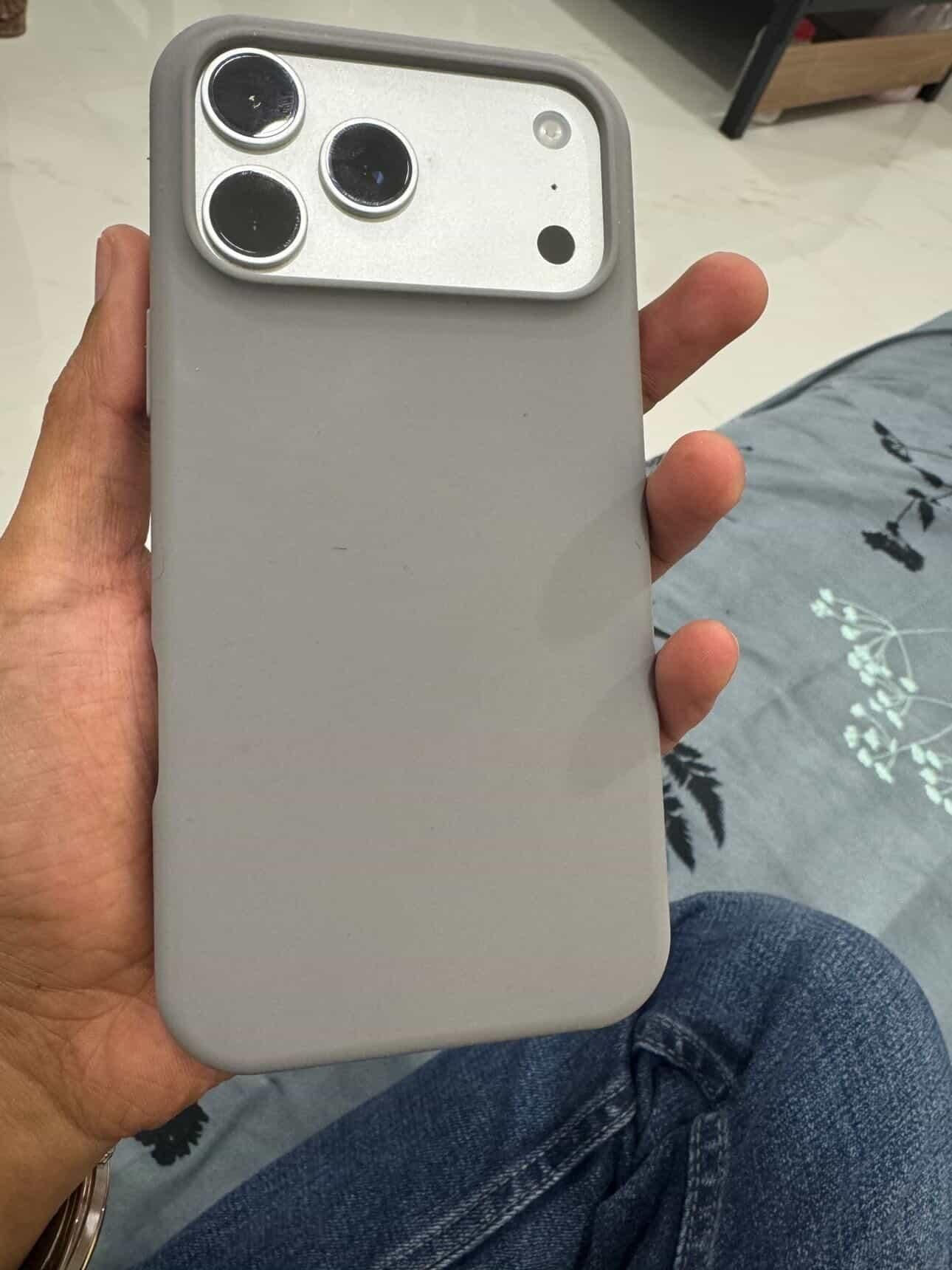 I phone 17 Pro Max - Image 2