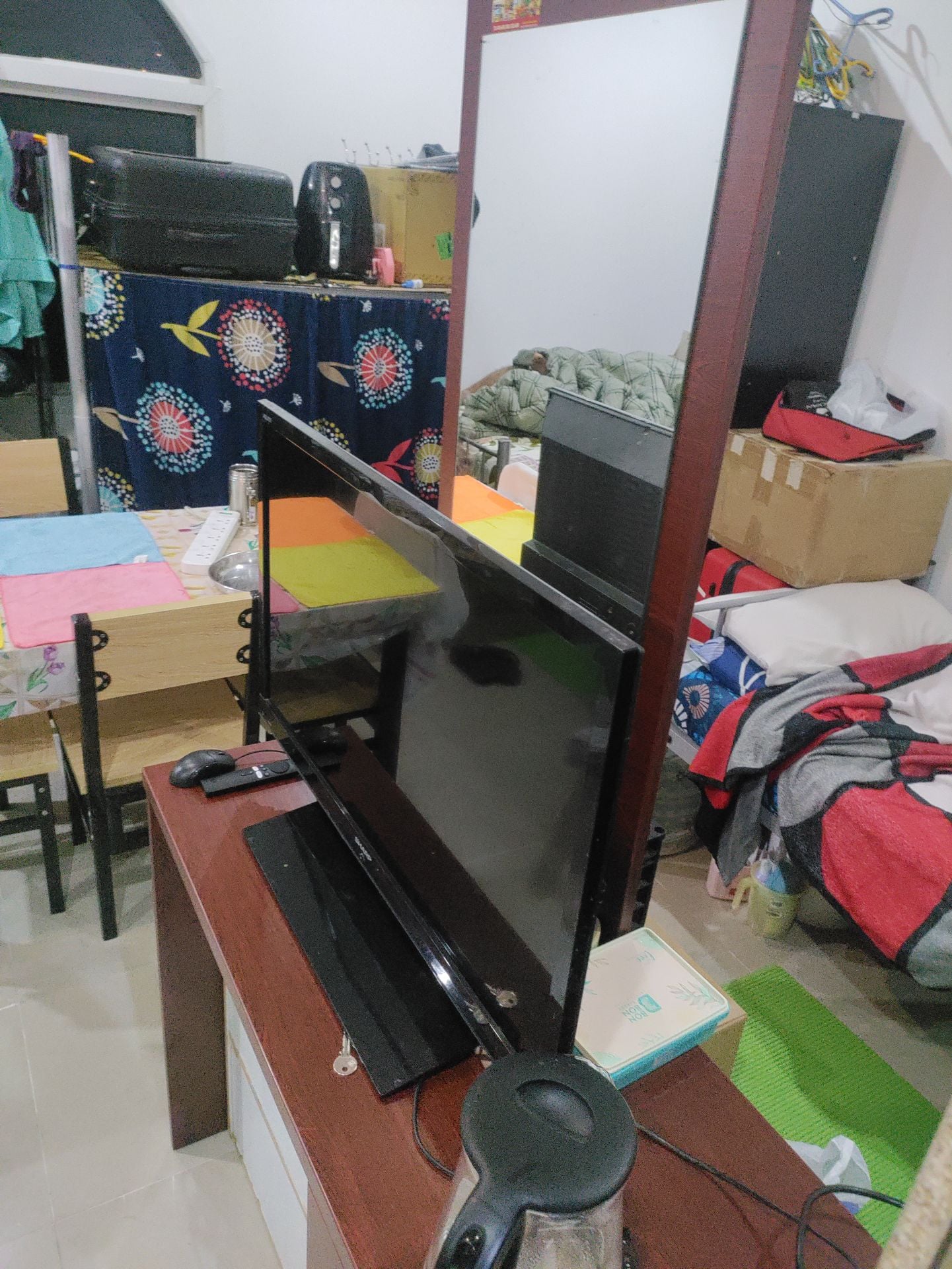 The dressing table is in good condition The family used near ansar  old ayrport  - Image 4