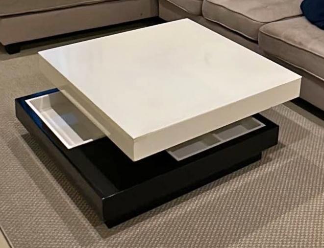 Center table - Image 1