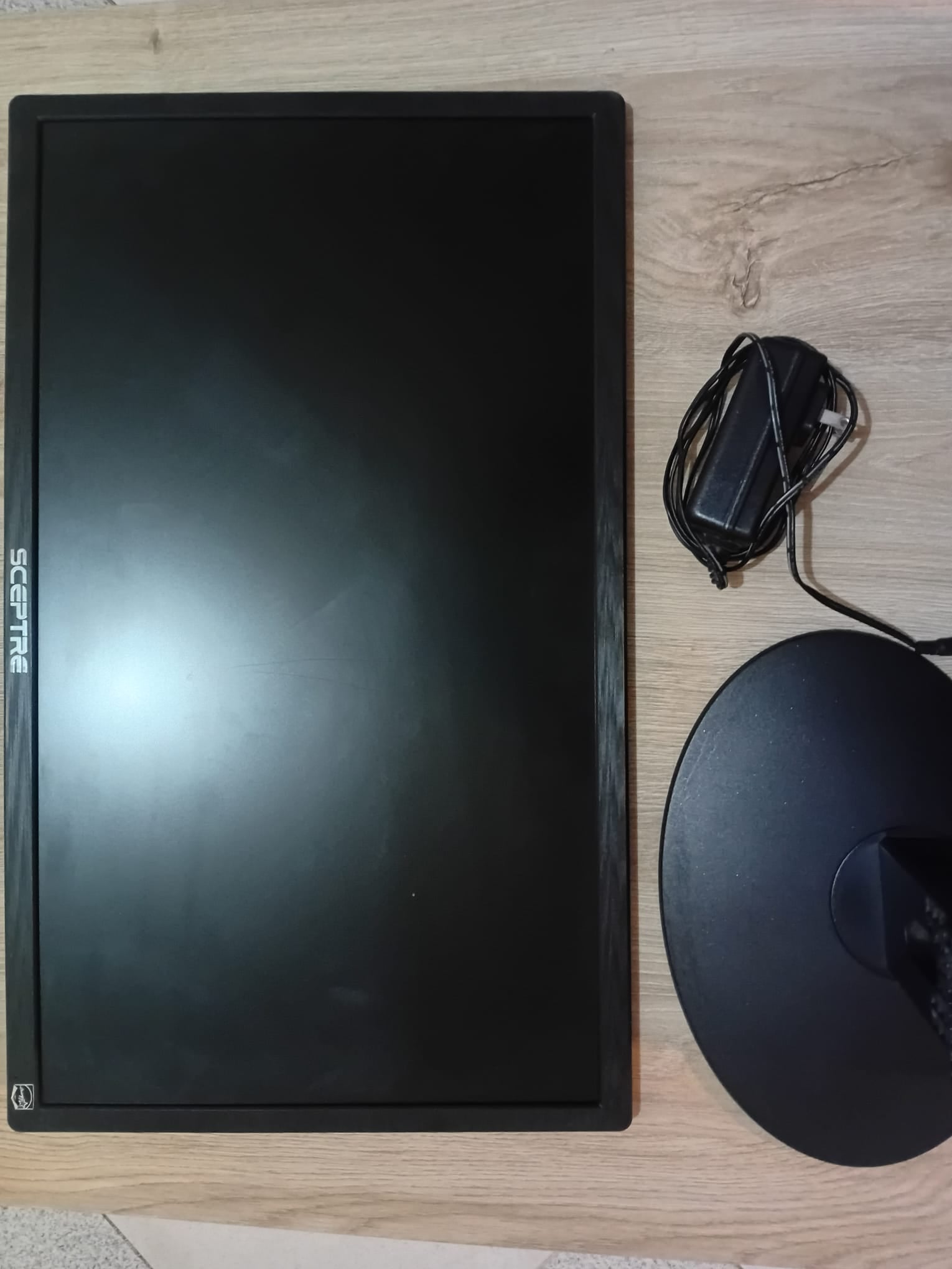 SPECTRE 22 inch monitor screen good condition - Image 2