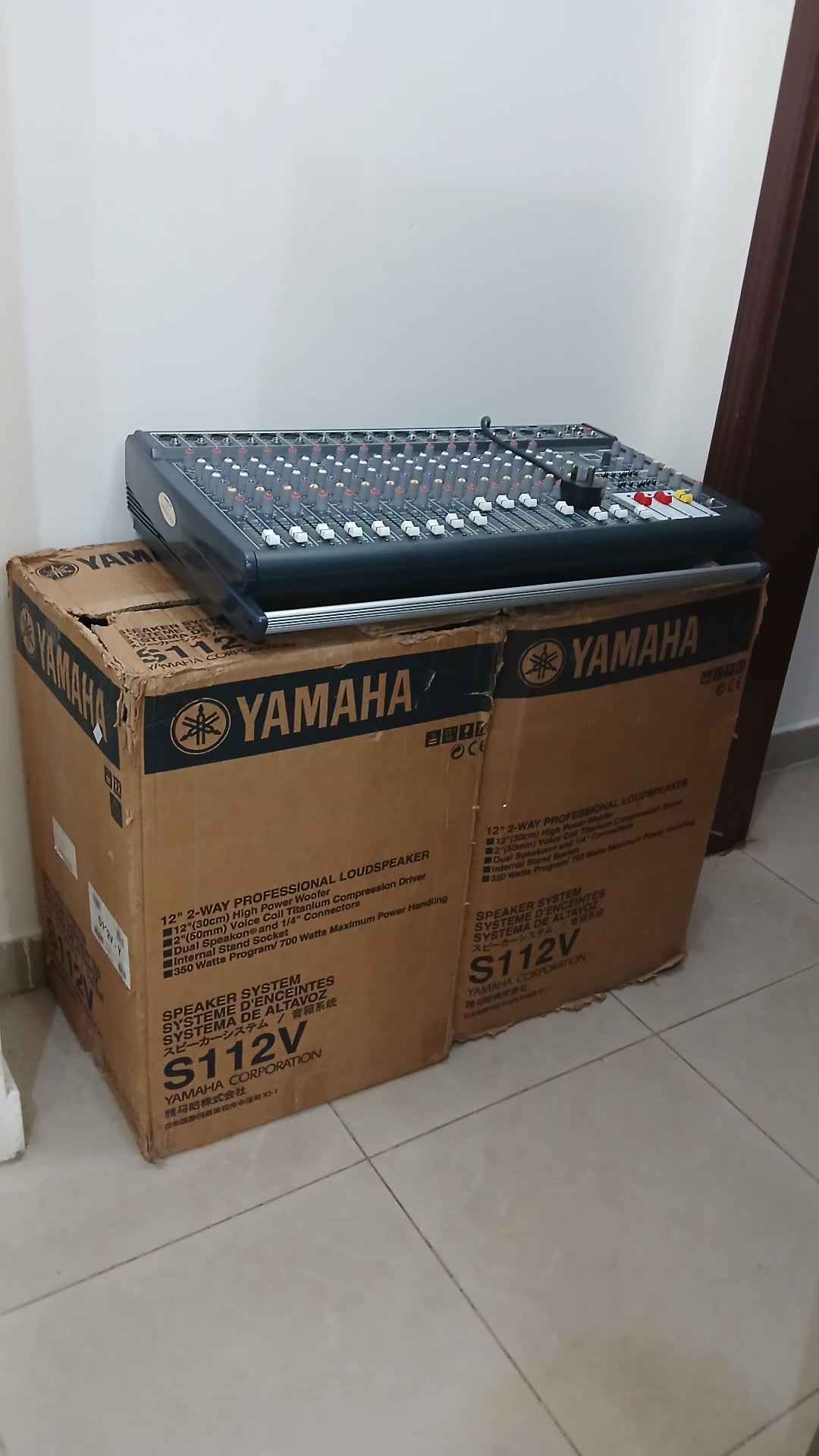 Yamaha S112V Passives speakers and 16 channels Powered Mixer - Image 1