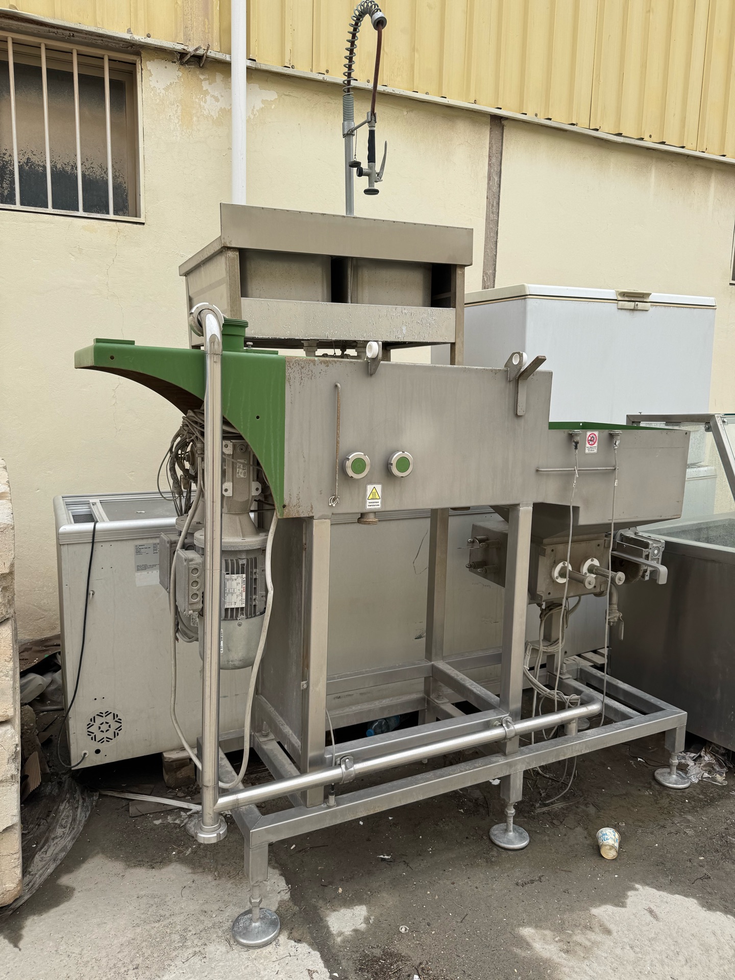 Cream making machine and chest freezers Urgent - Image 4