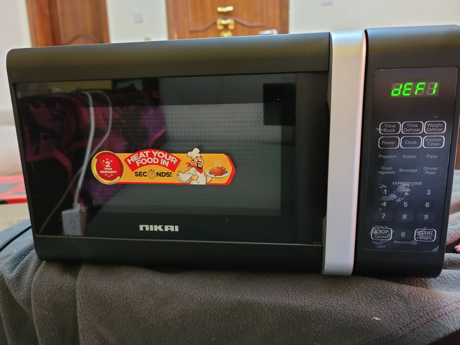 Nikai Microwave Oven 20L Excellent Condition - Image 2