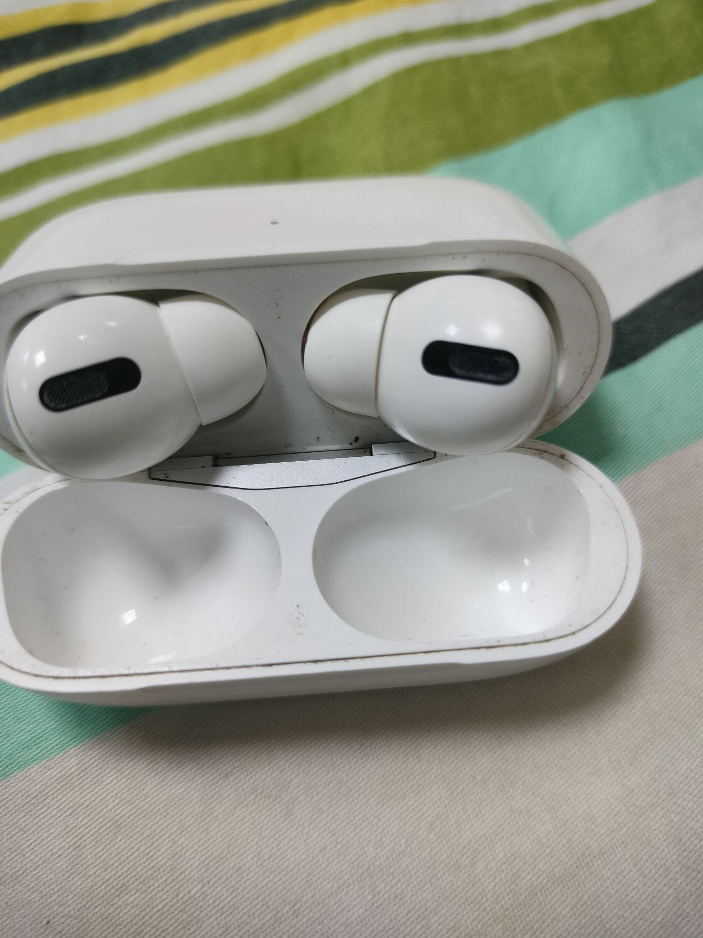 Apple airpods pro 1 - Image 1