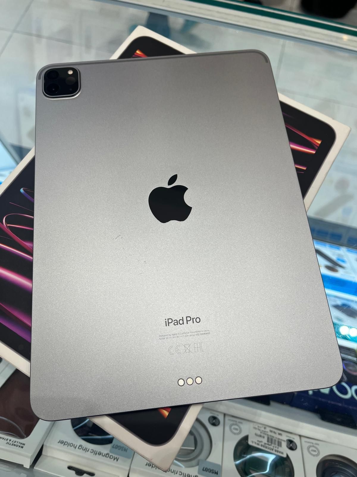 I pad pro 11(4th Generation) - Image 2
