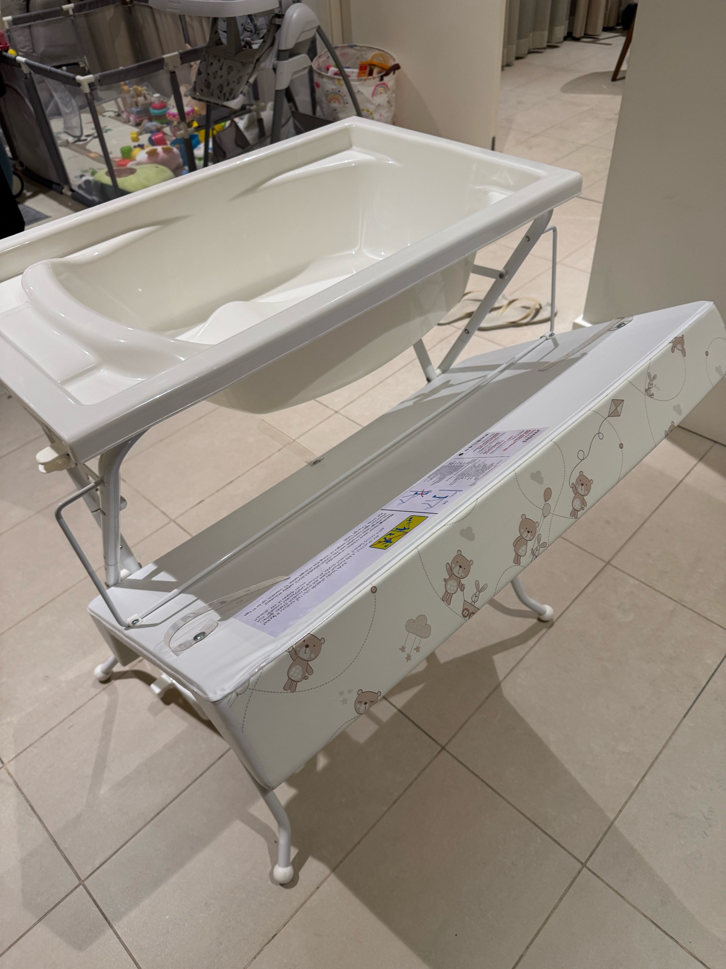 Baby bathtub with changing table - Image 7