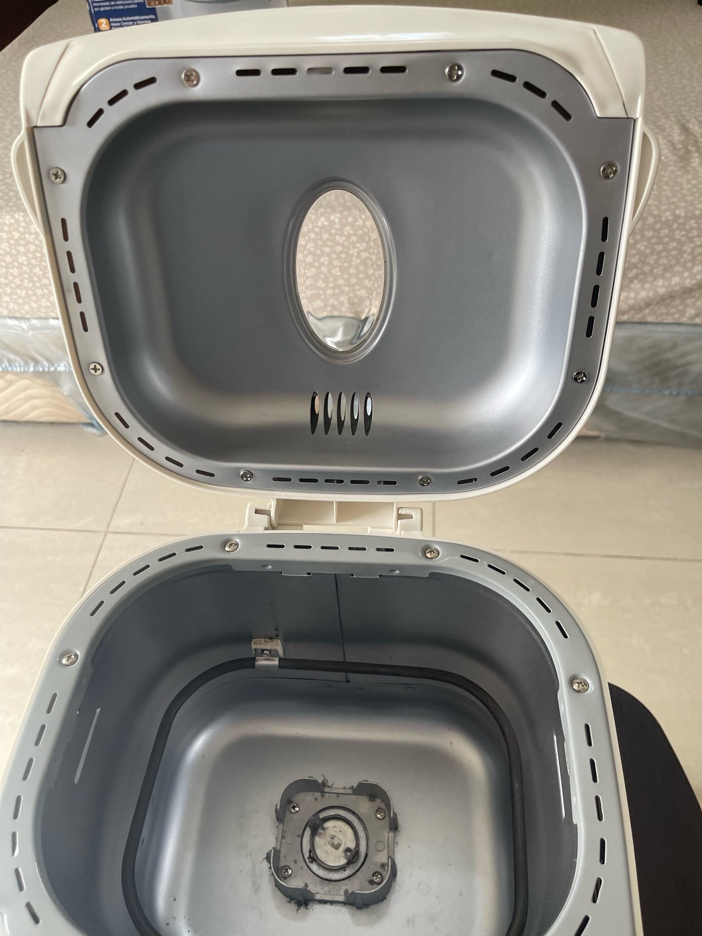 ماكينة خبز Oster (مستخدمة بشكل قليل) - Image 6