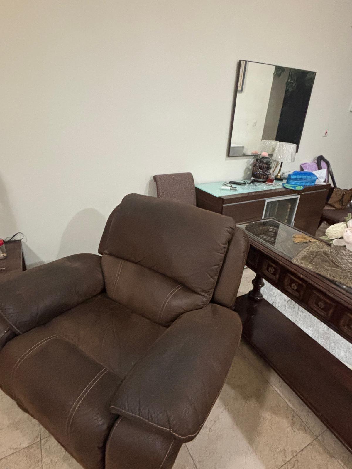 Home Center, Recliner chair.  - Image 4