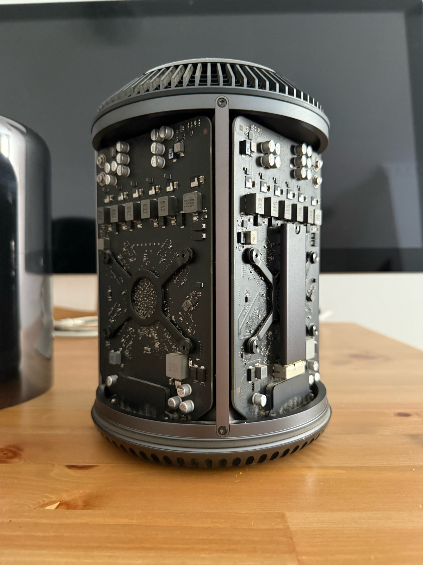Mac Pro 2013 + Dual Monitor Setup for Sale  - Image 6