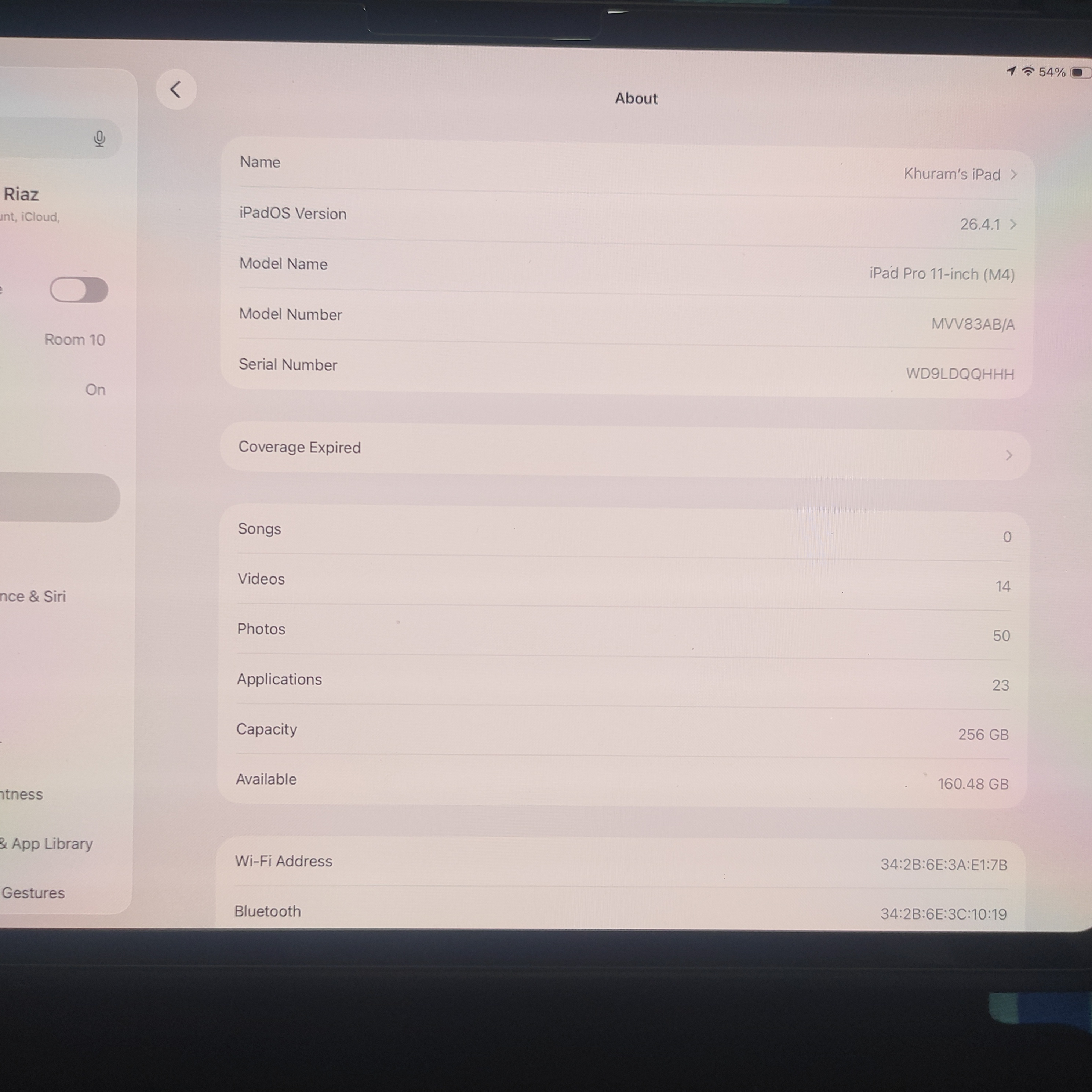 Selling ipad 11 pro M4  - Image 2