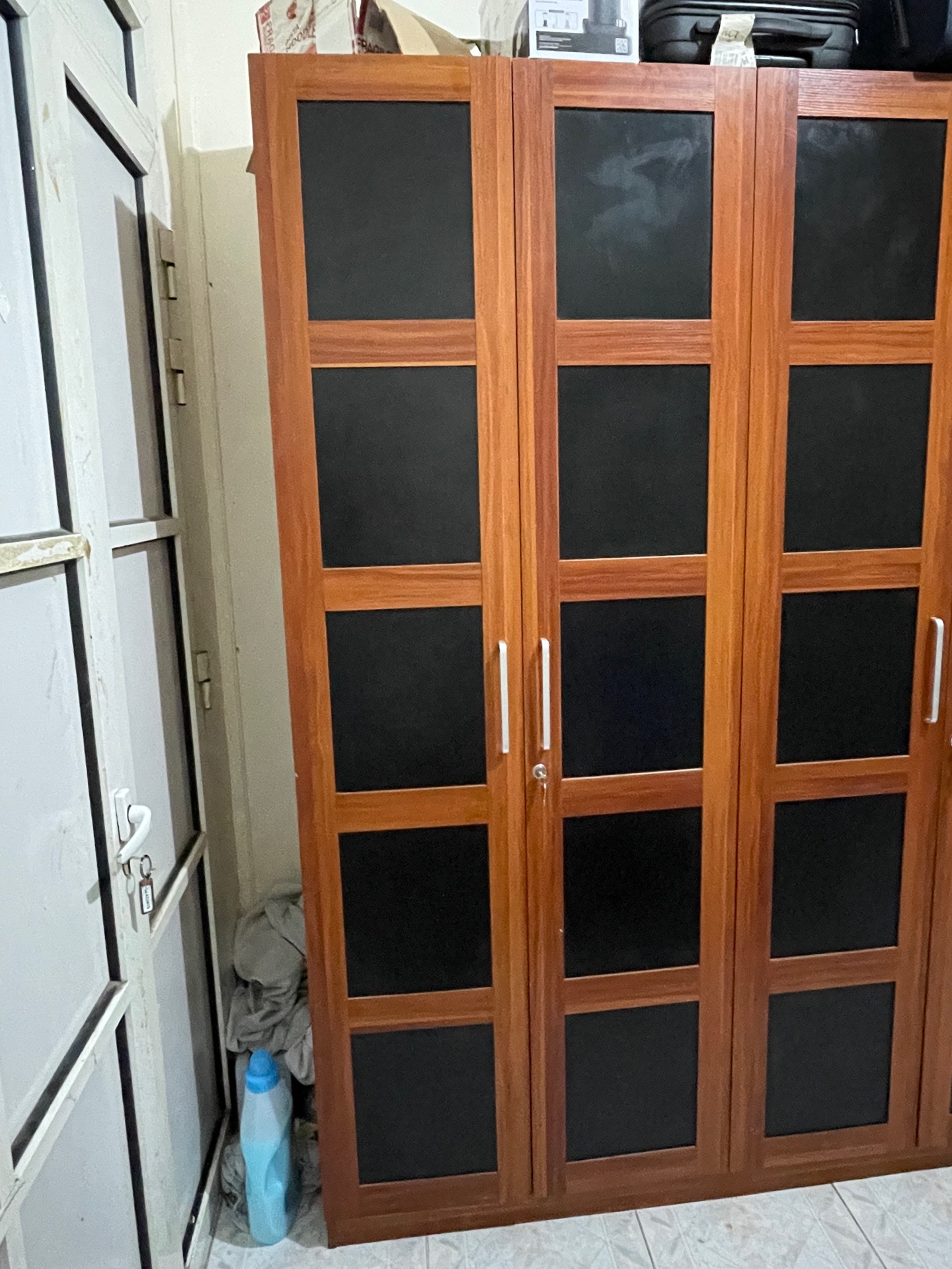 4 door Cupboard - Image 3