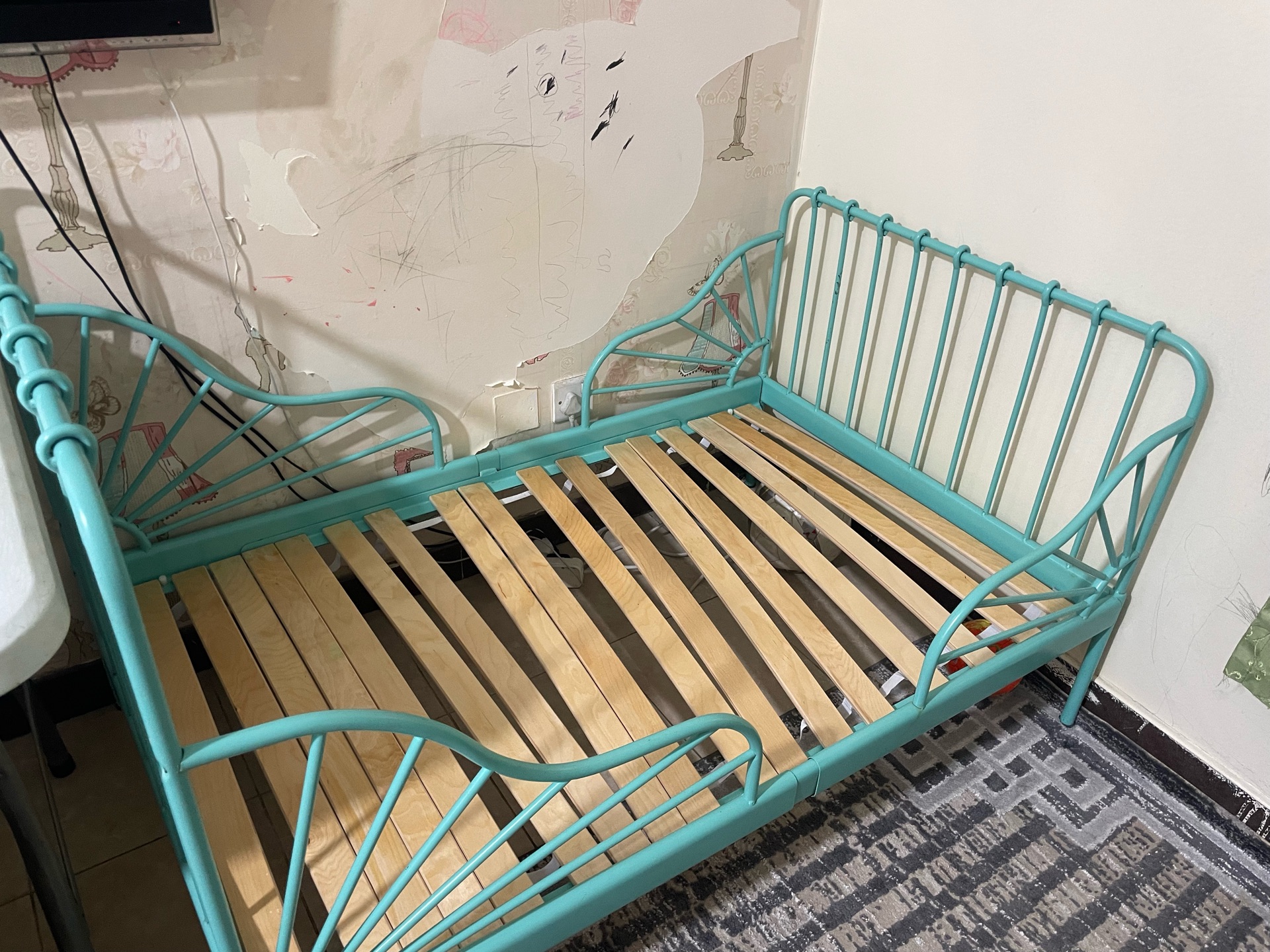 Beds (folding) - Image 1