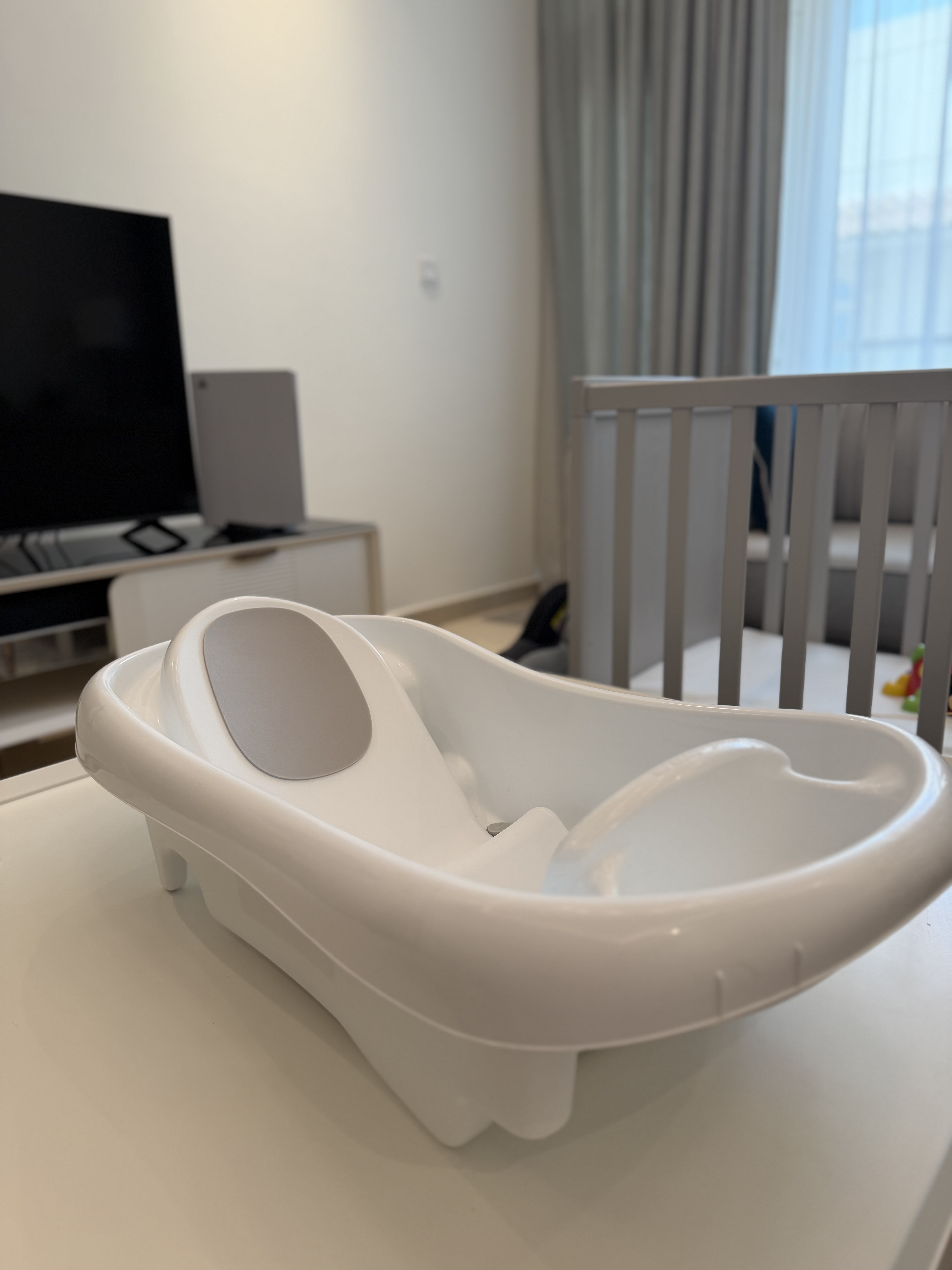 Mothercare car seat & Centrepoint bath tub - Image 4