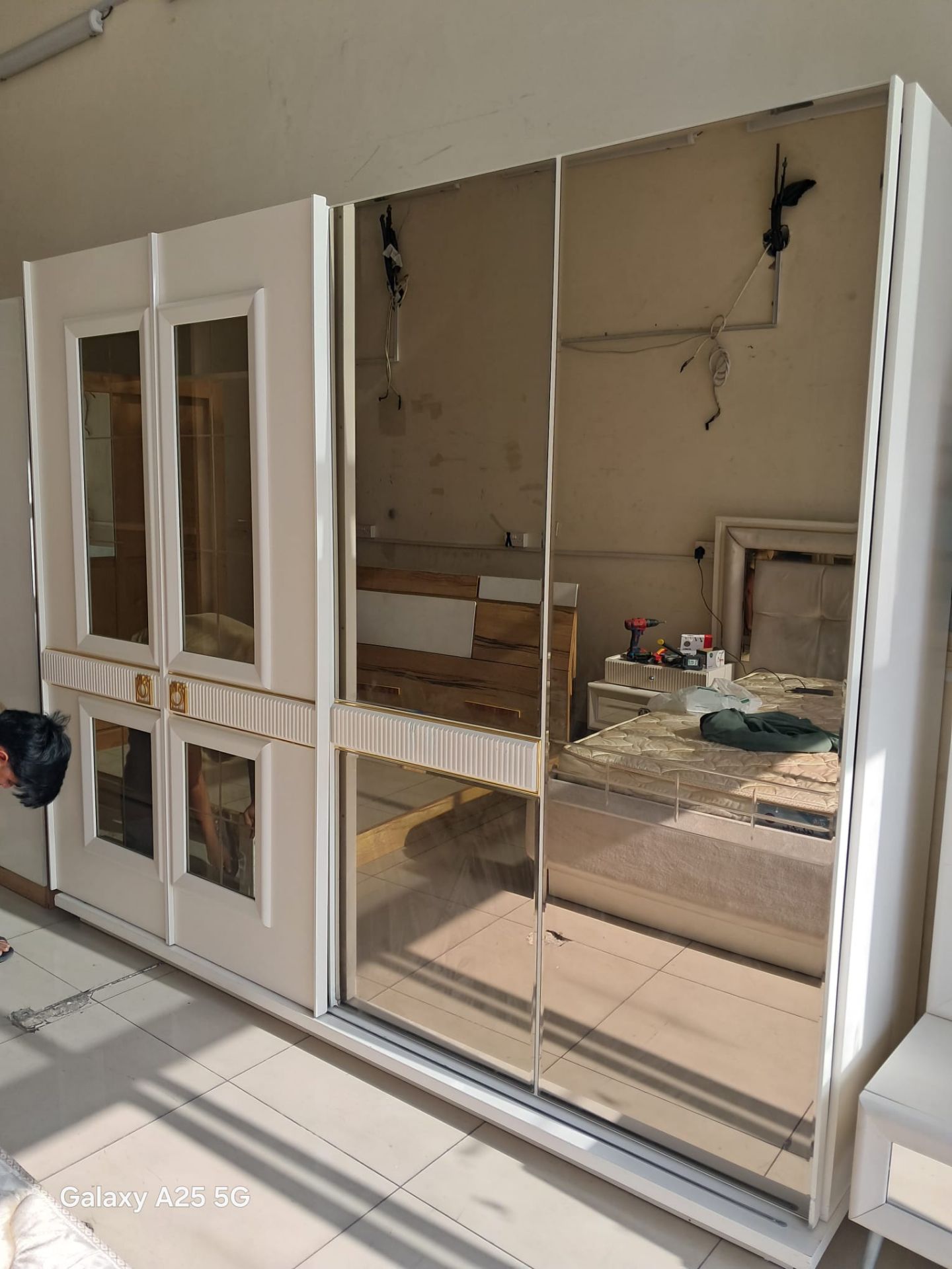 Full bedroom aet - Image 9