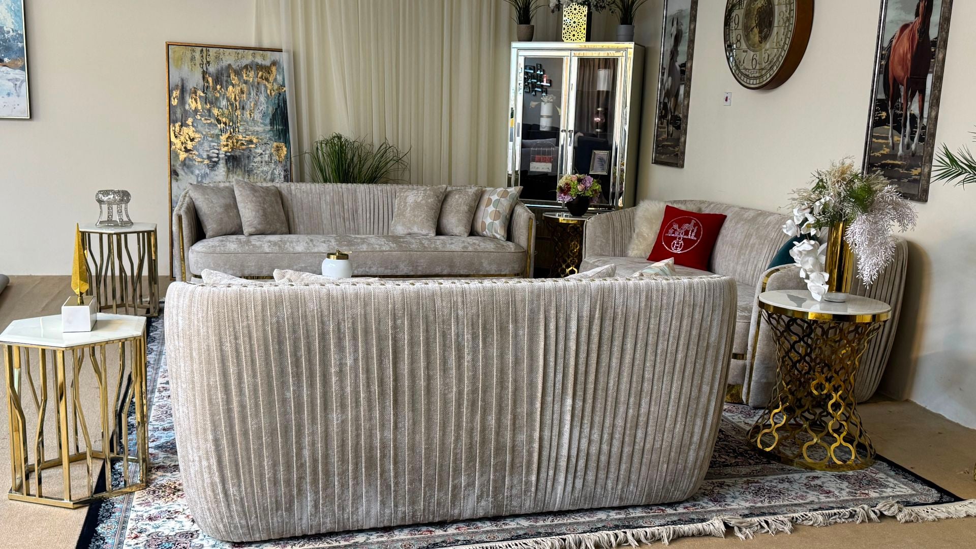  Mides sofa set for sell good condtion call or what's app 71532454 - Image 3
