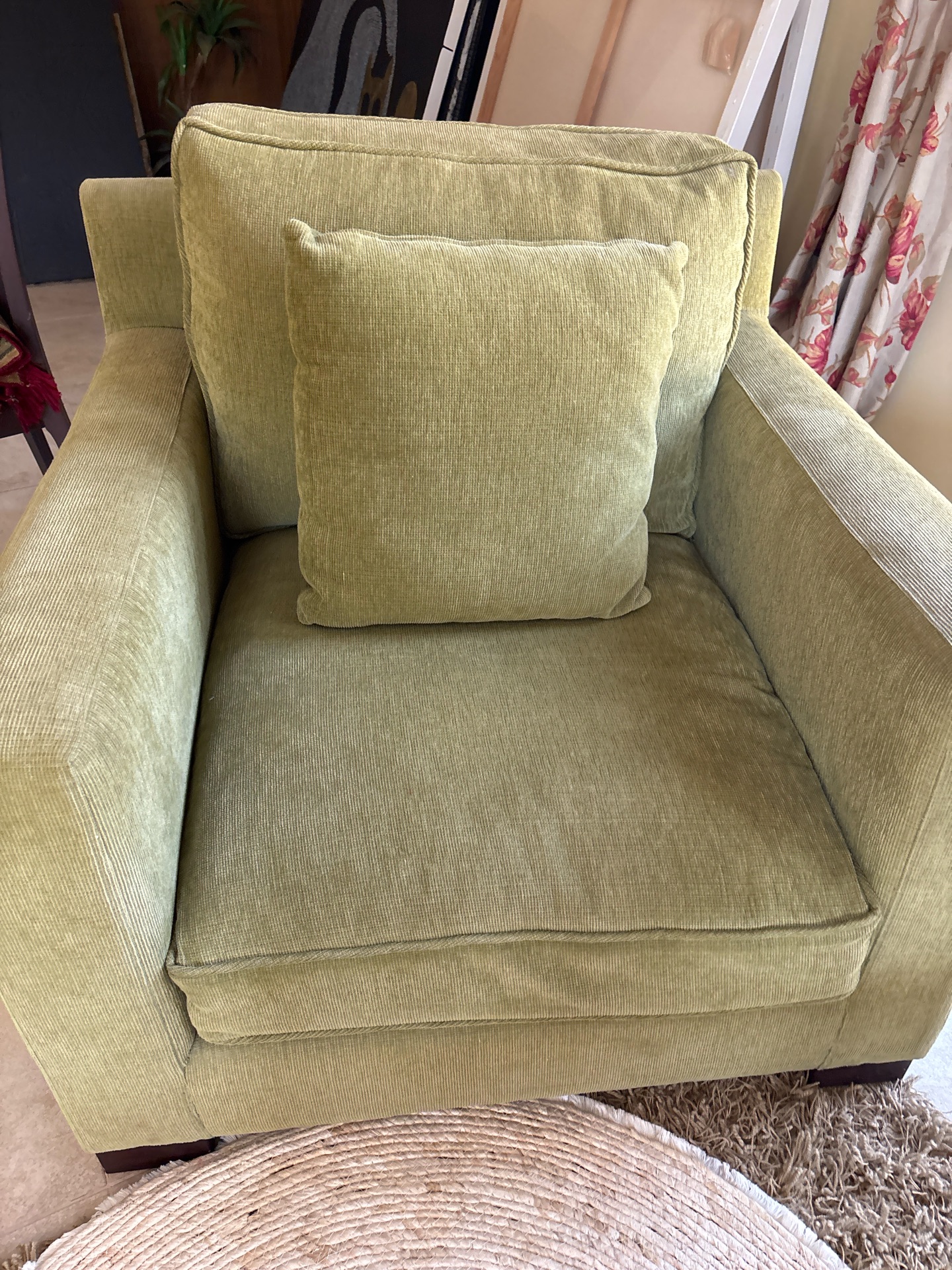 KA International Classic Armchair - Image 3