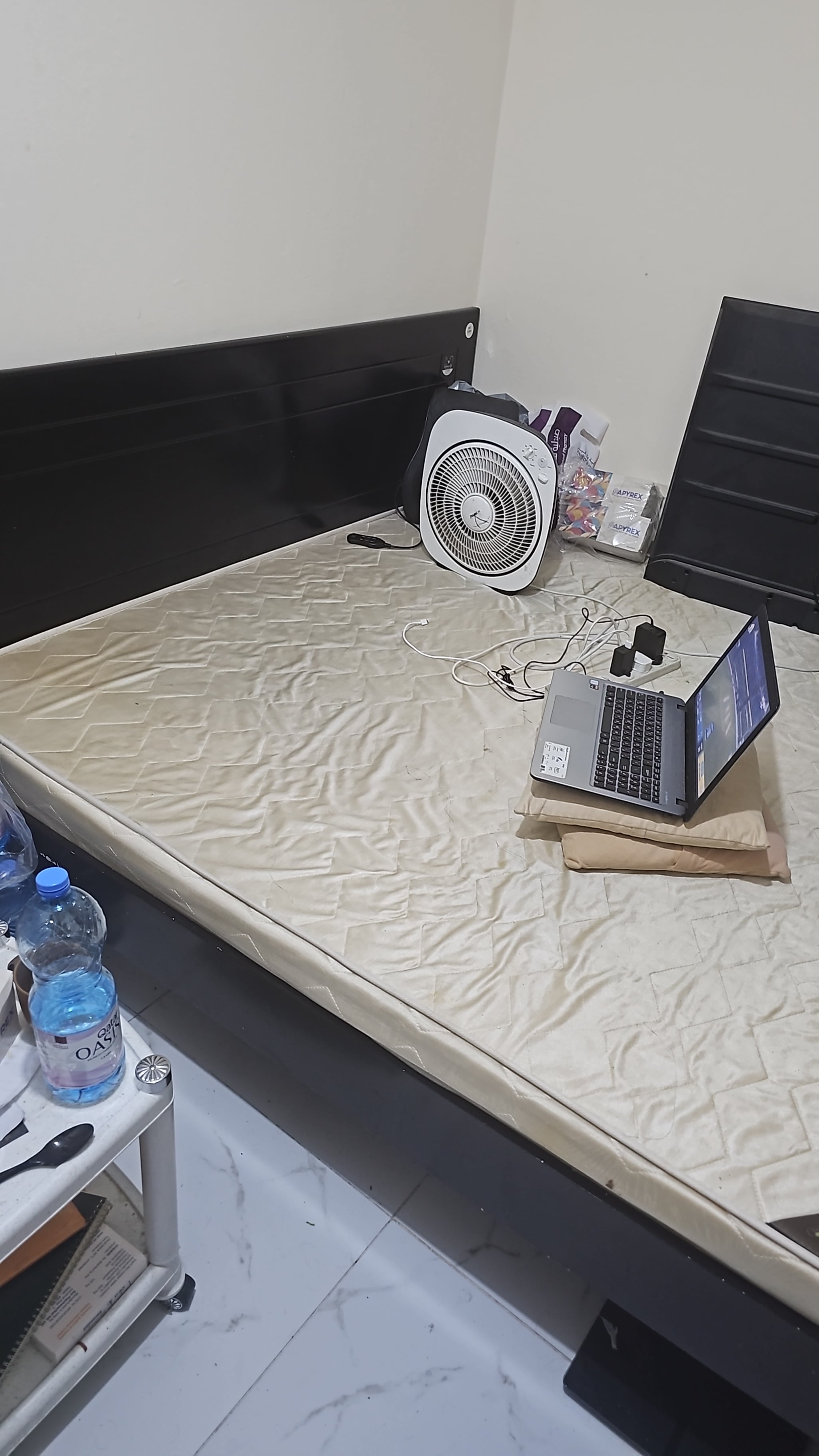 King size bed with matress - Image 4