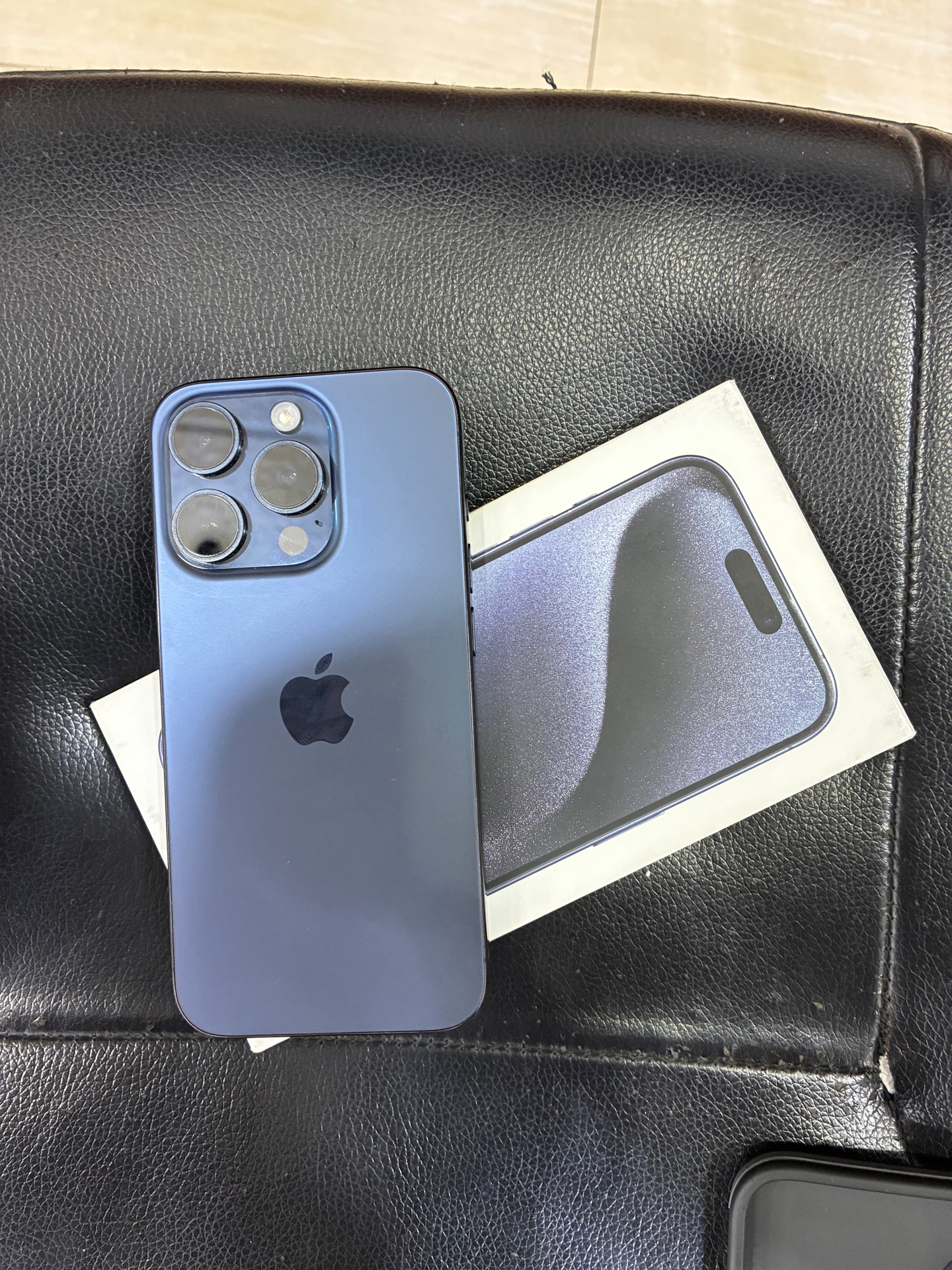 IPhone 15pro / 128 / never opened  - Image 4