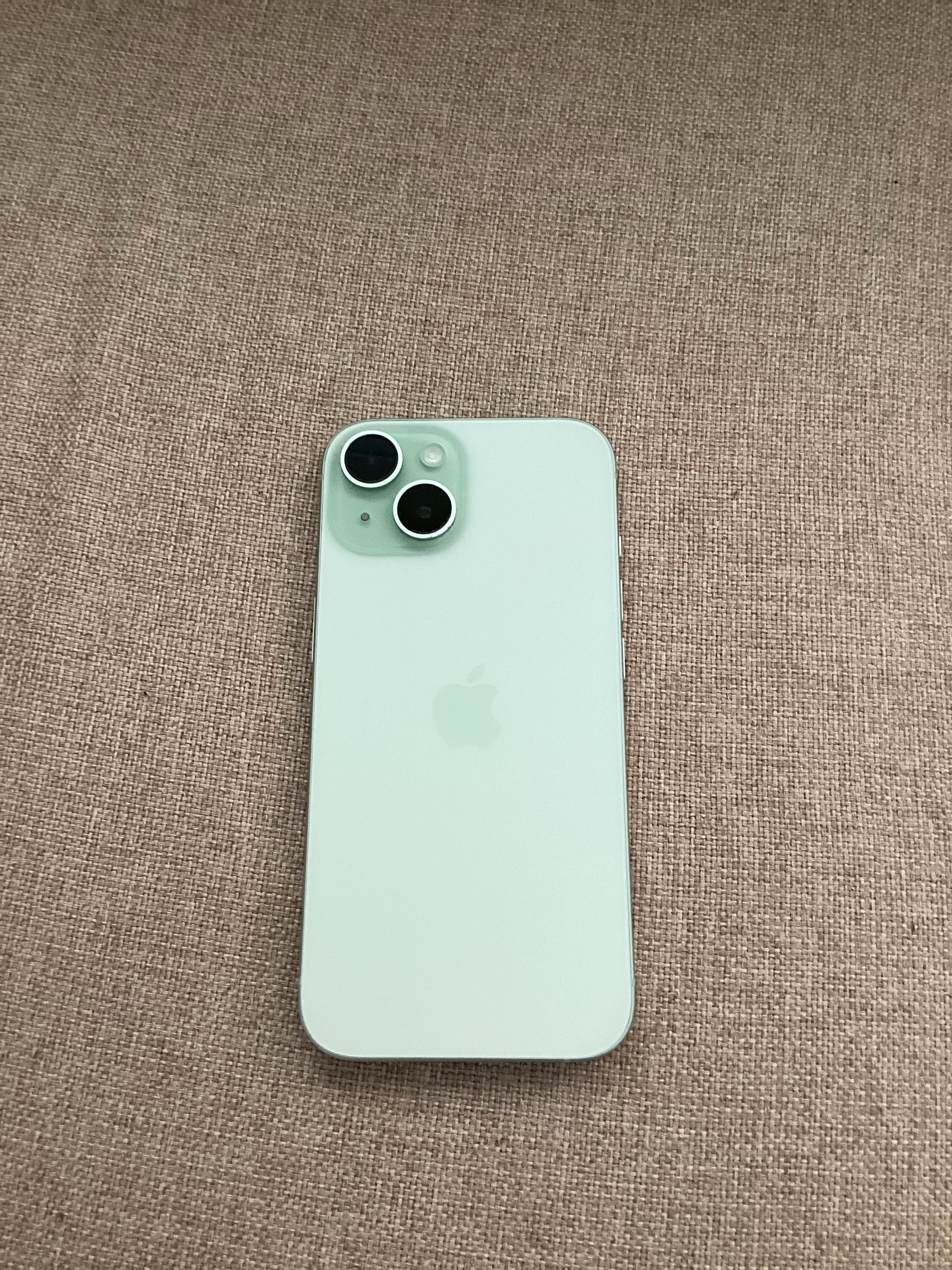 iPhone 15 128GB green - Image 1