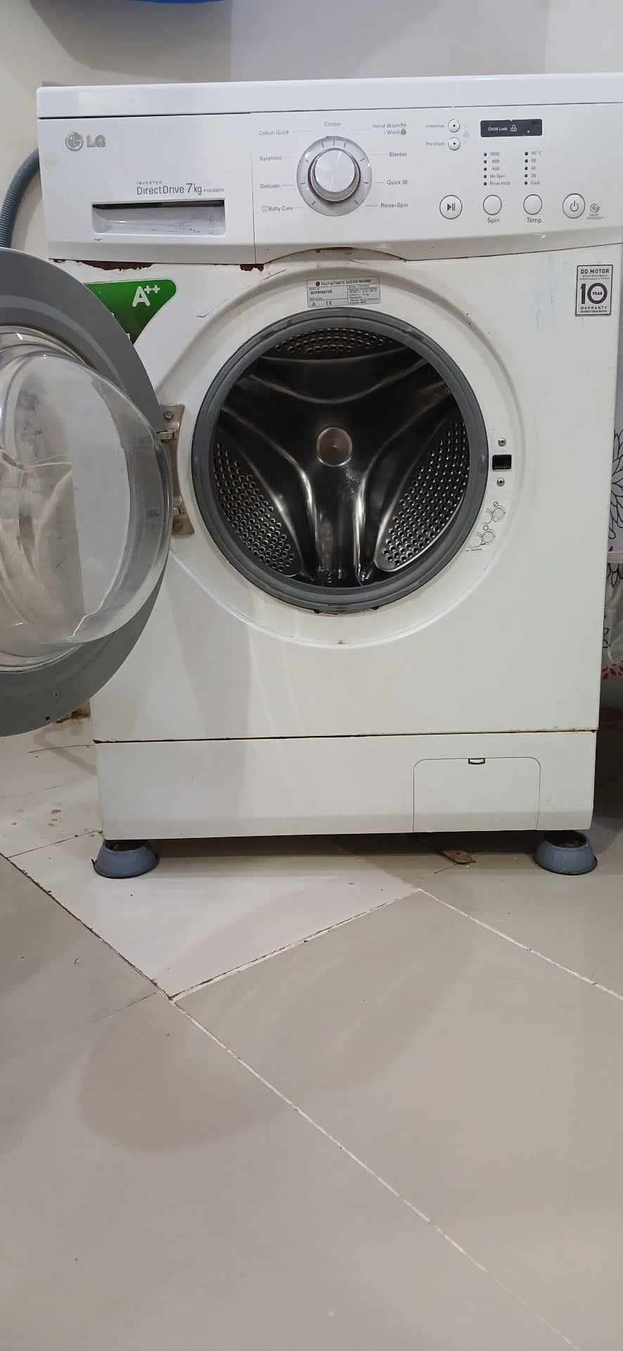 Washing machine for sale - Image 1