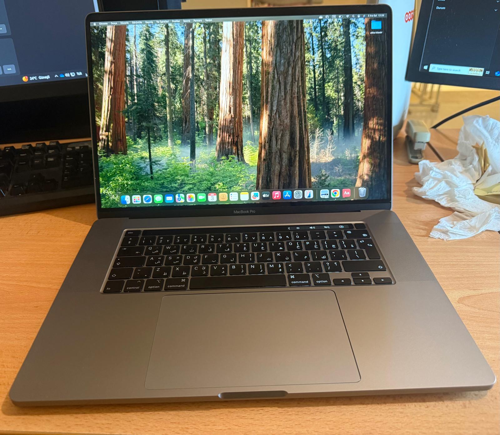 Apple MacBook Pro 16-Inch "Core i7" 2.6 2019 Space Gray - Image 2