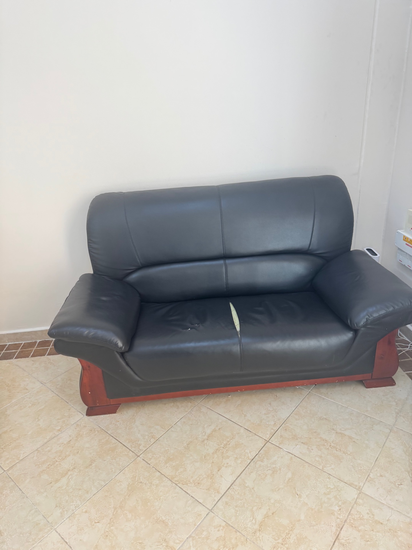 Used 2-Seater Sofa for free in Al khor community - Image 1