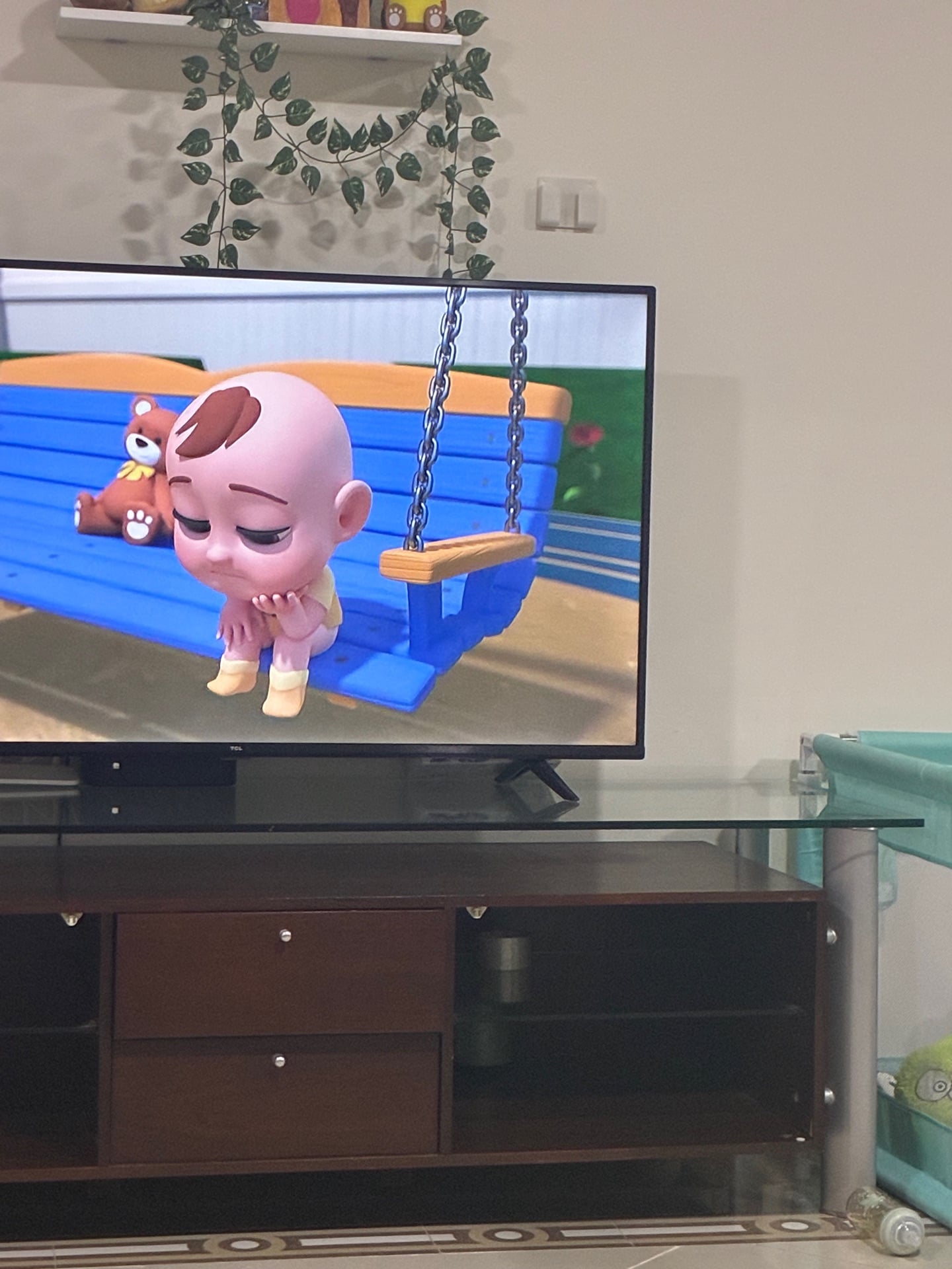 TV stand - Image 1
