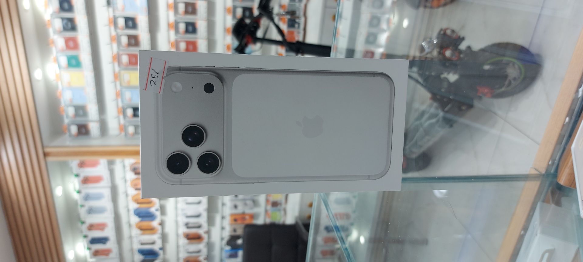 BRAND NEW 17PROMAX 256 GB  - Image 2
