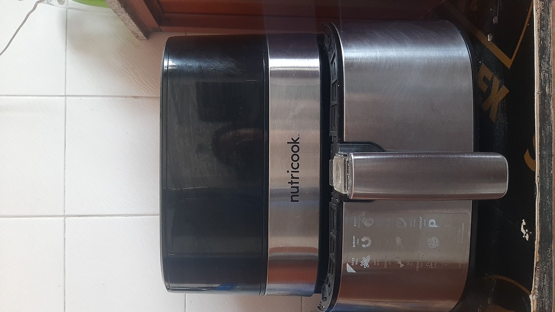 Airfryer in very good condition 👌 used only 8 months  - Image 3