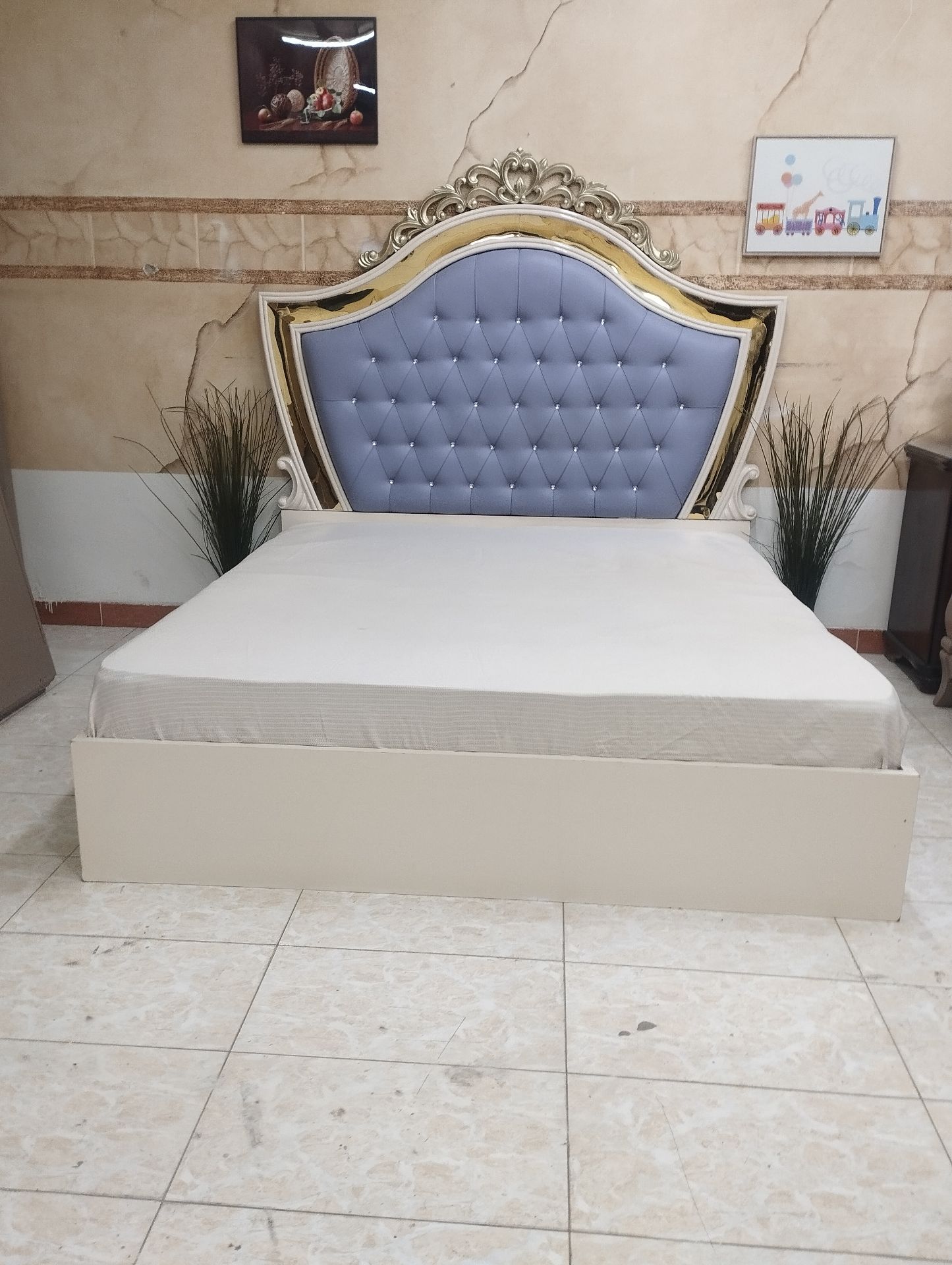 For sale and buy old furniture - Image 1