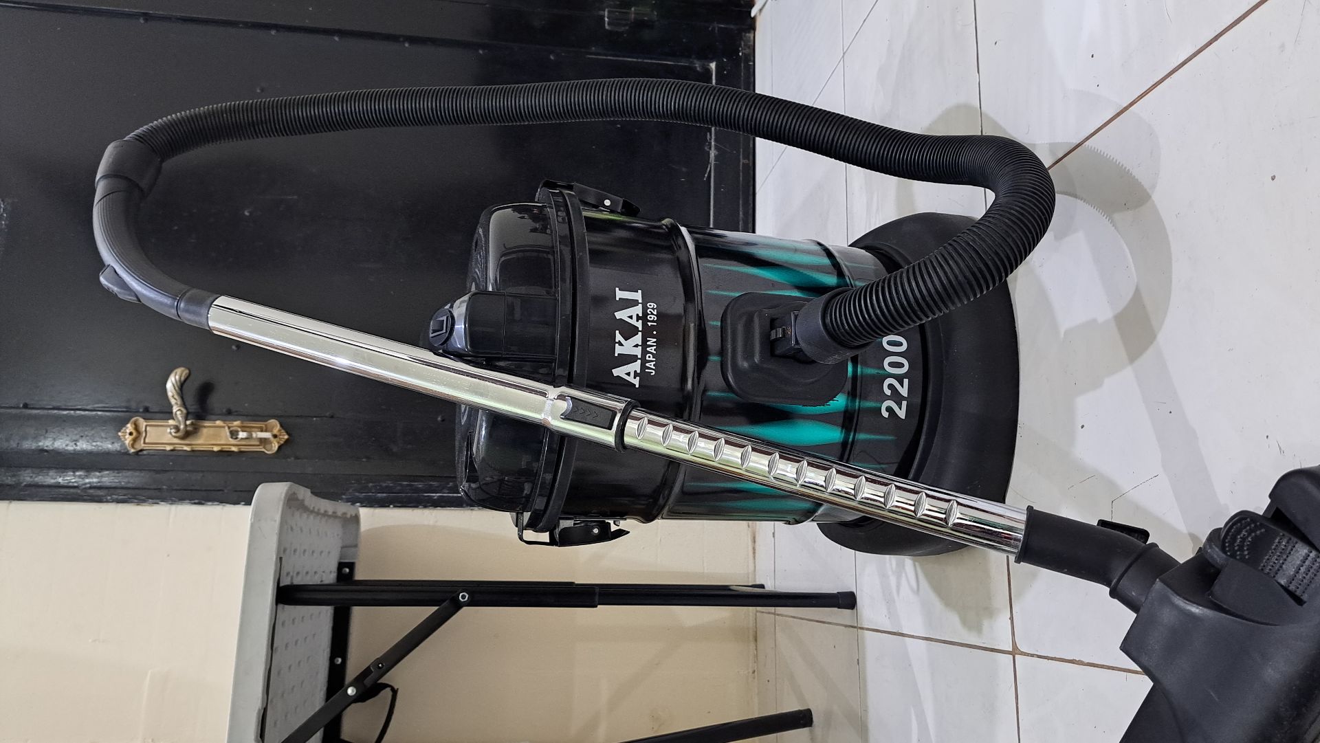 Akai AKDVCB2200W 2200 Watts Vacuum Cleaner - Image 4