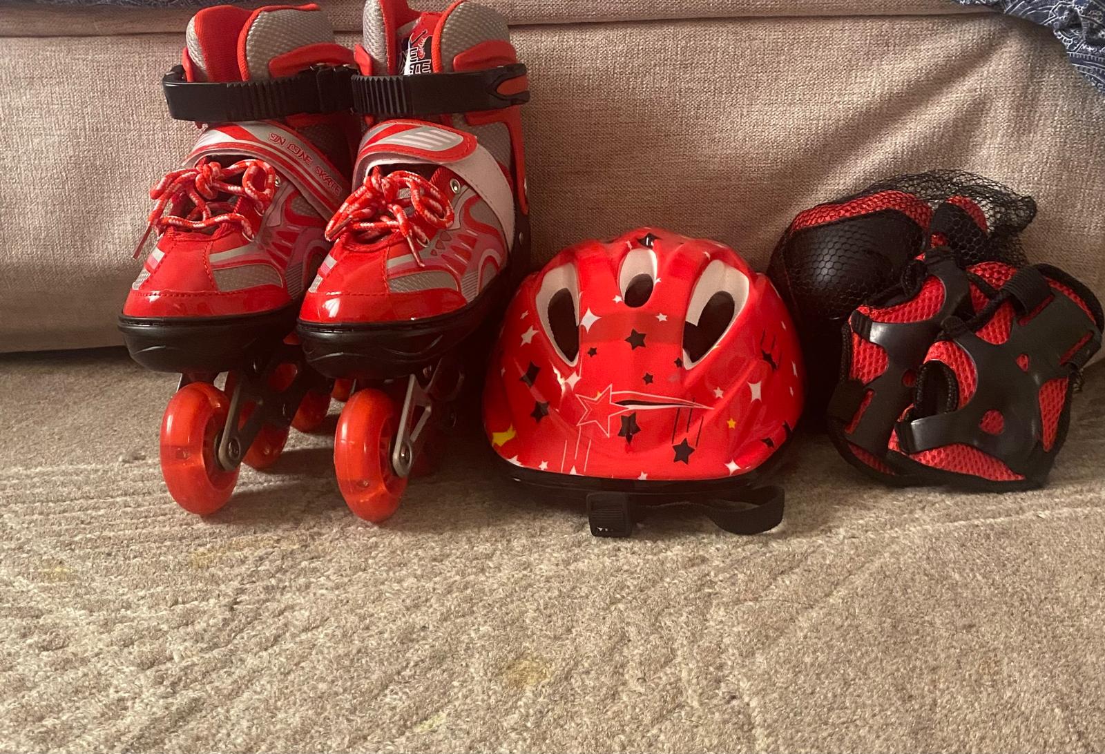 roller skates with protection - Image 1