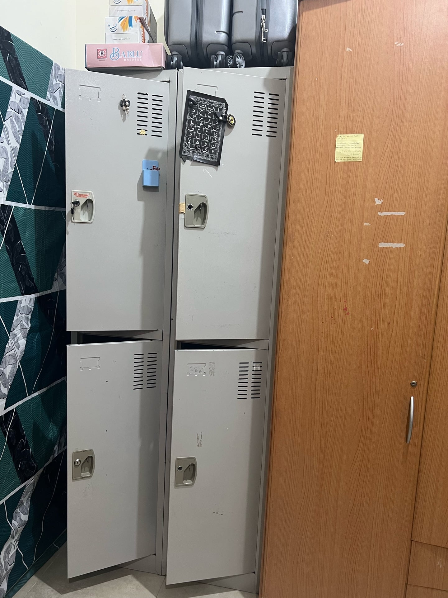 Locker cupboard 2 piece very good condition. - Image 1